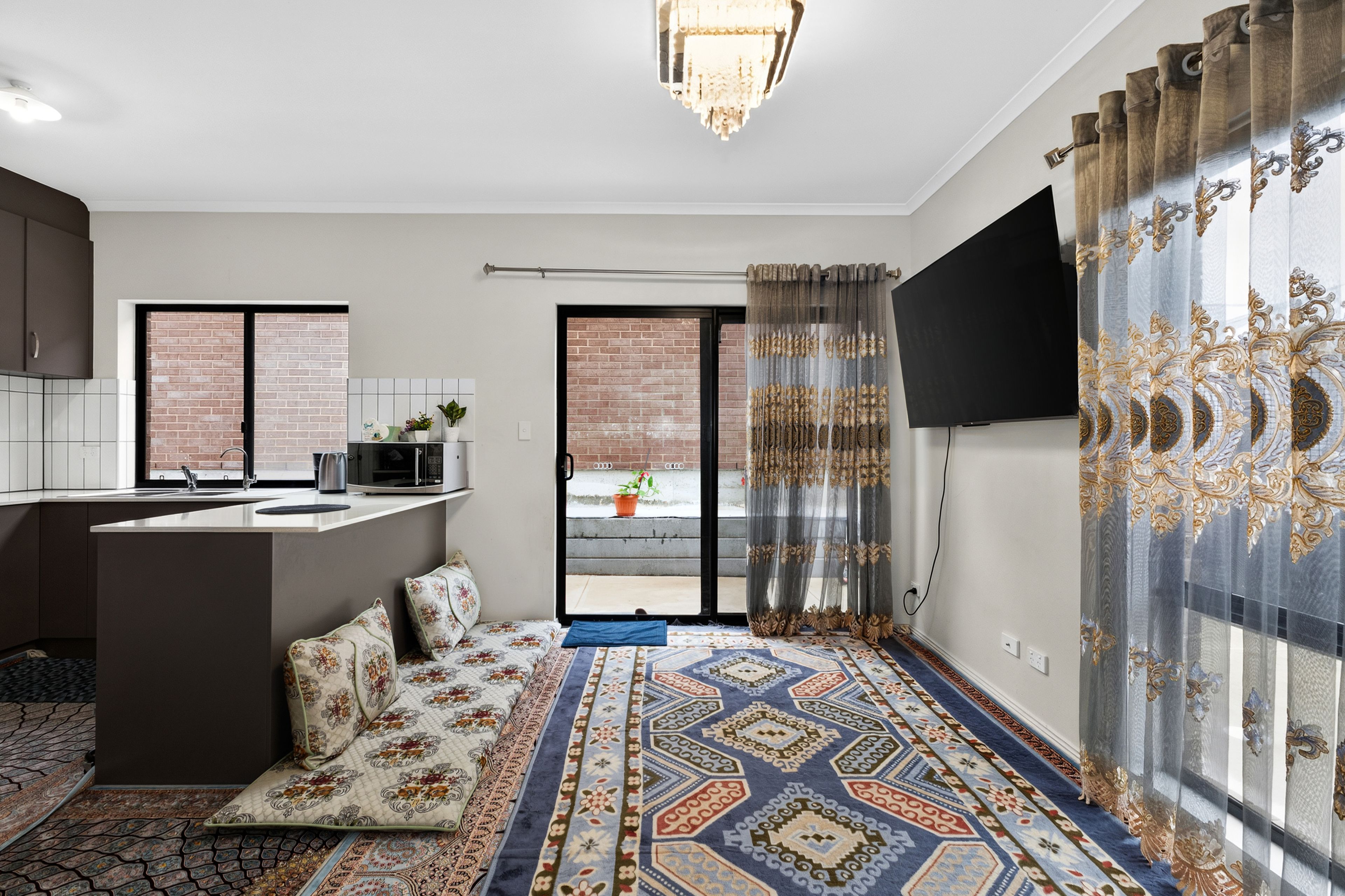 43 Barrington Avenue — photo 7 of 16