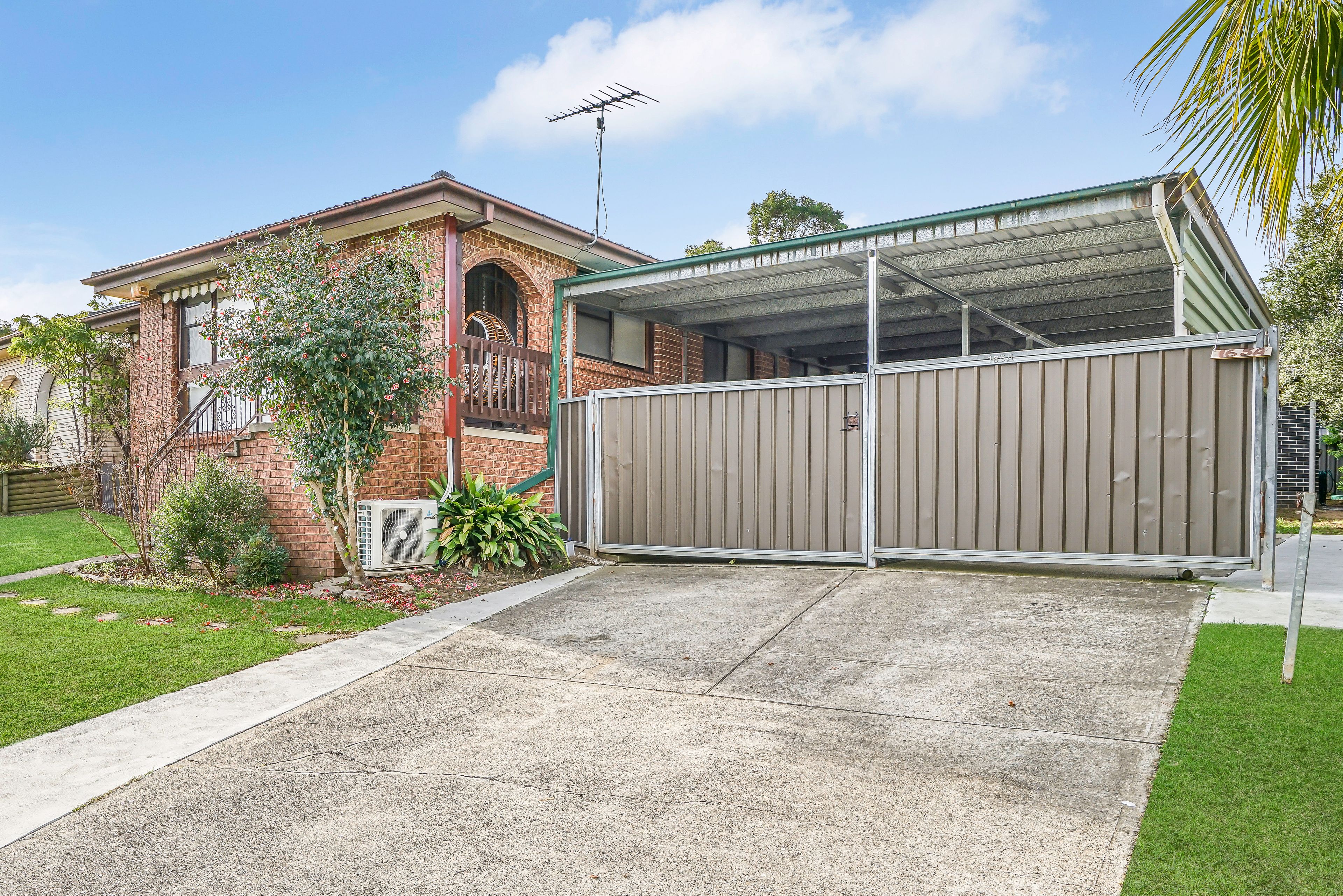 165 & 165a Banks Drive, St Clair, NSW 2759