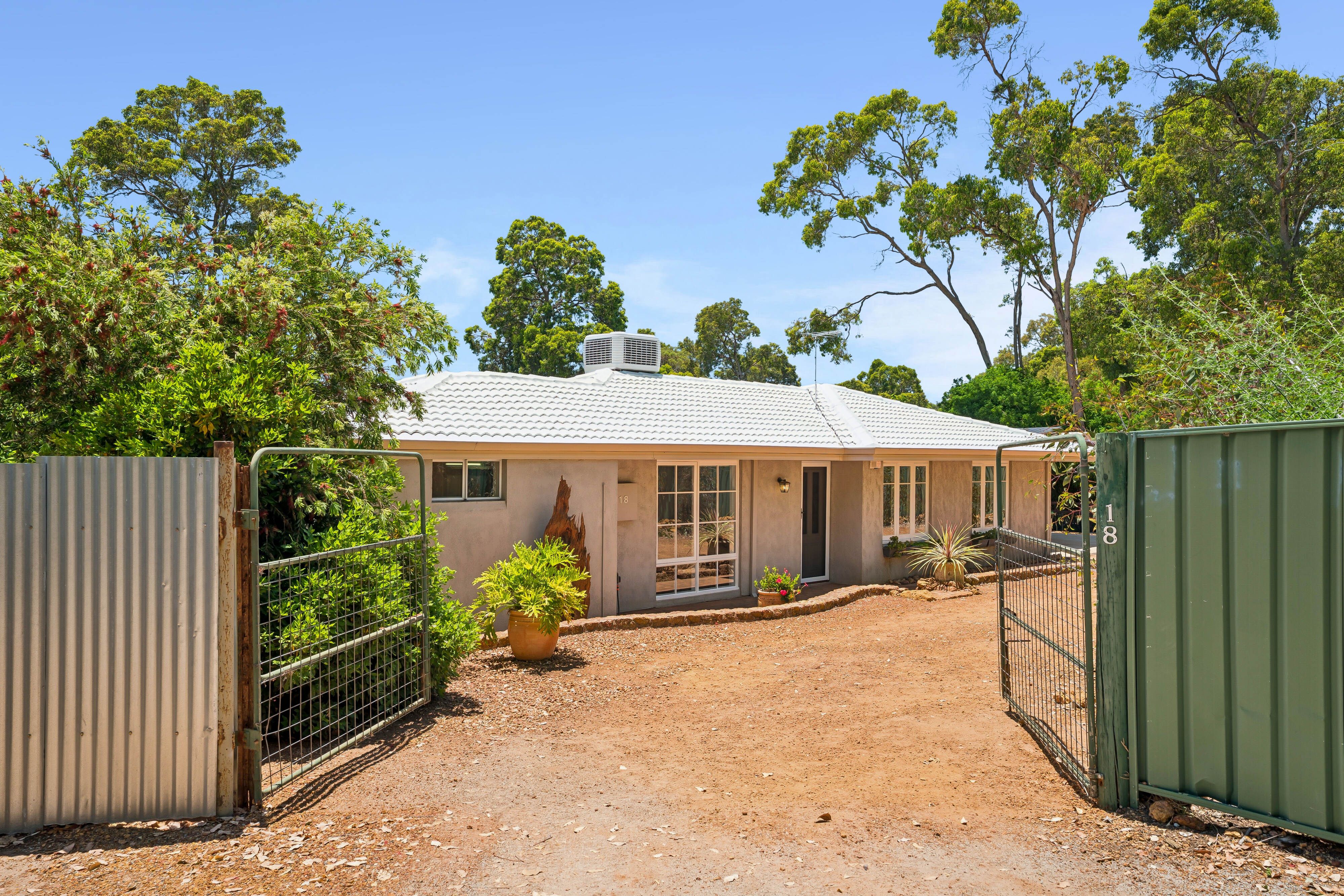 18 Casino Road, Glen Forrest, WA 6071