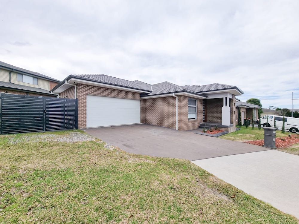 4 Peck Close, Oran Park, NSW 2570