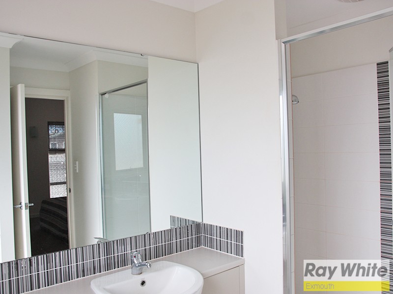 9 McGrath Avenue, Onslow, WA 6710