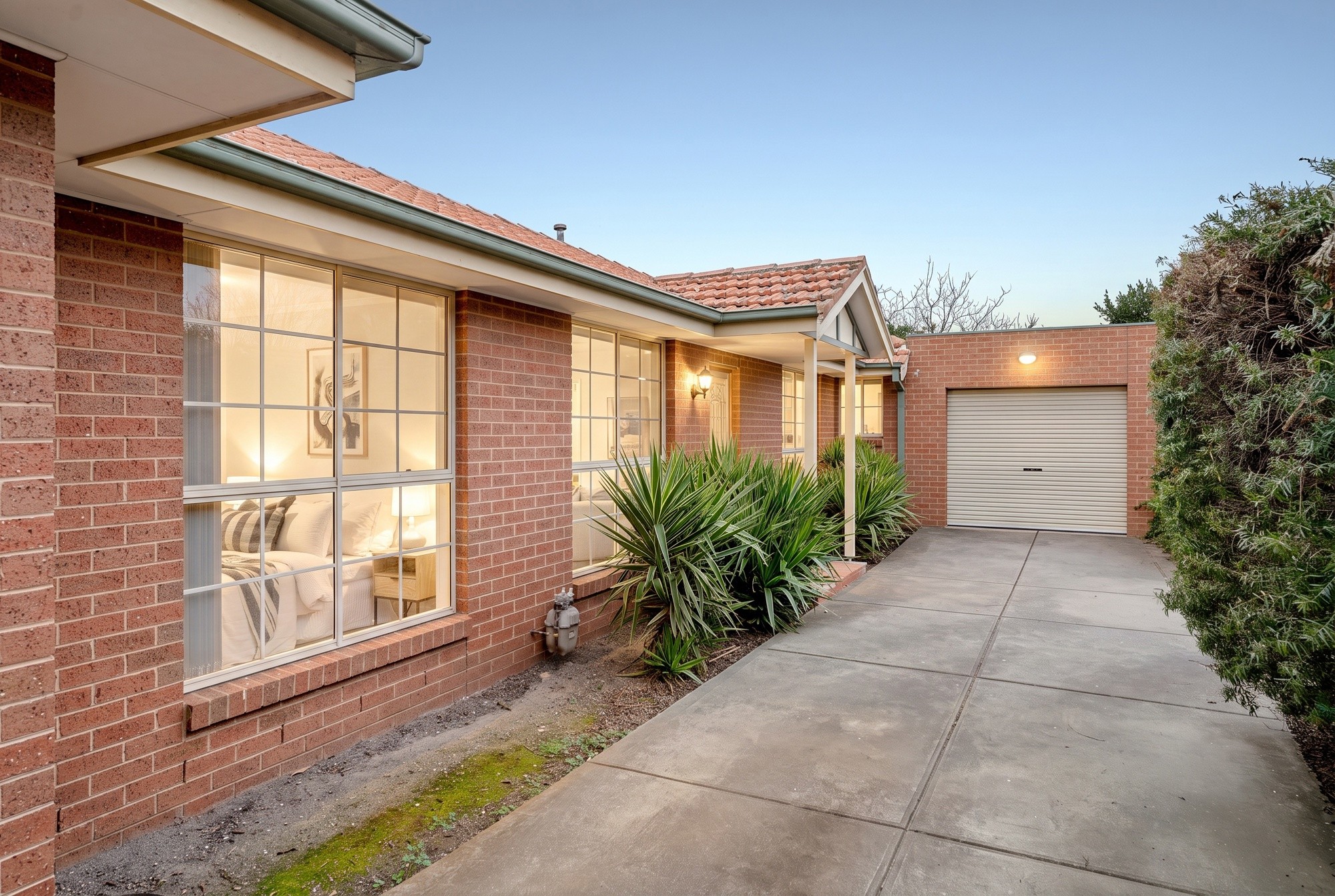 3/27-29 Eames Avenue, Brooklyn, VIC 3012
