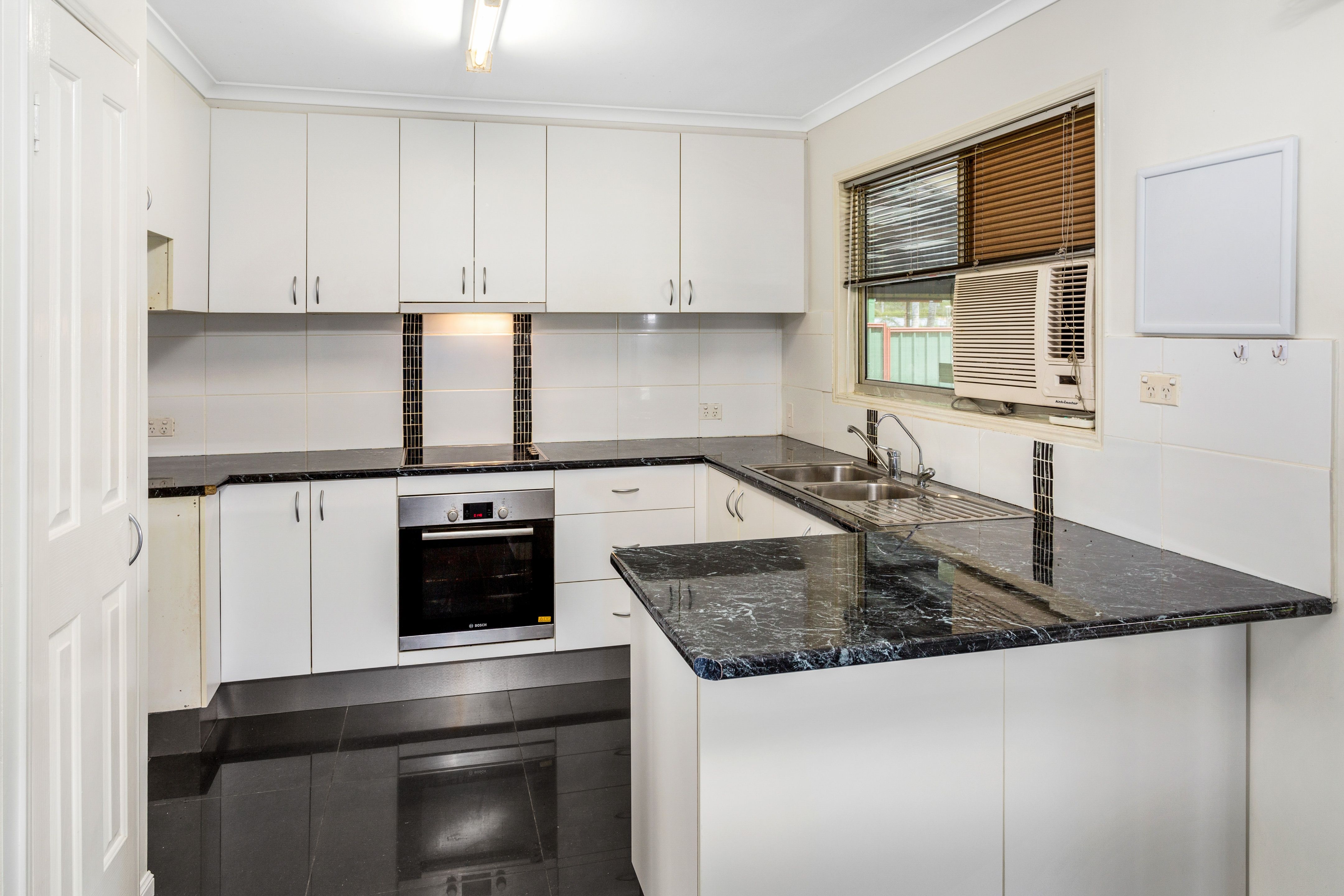 7 Overton Court, Crestmead, QLD 4132