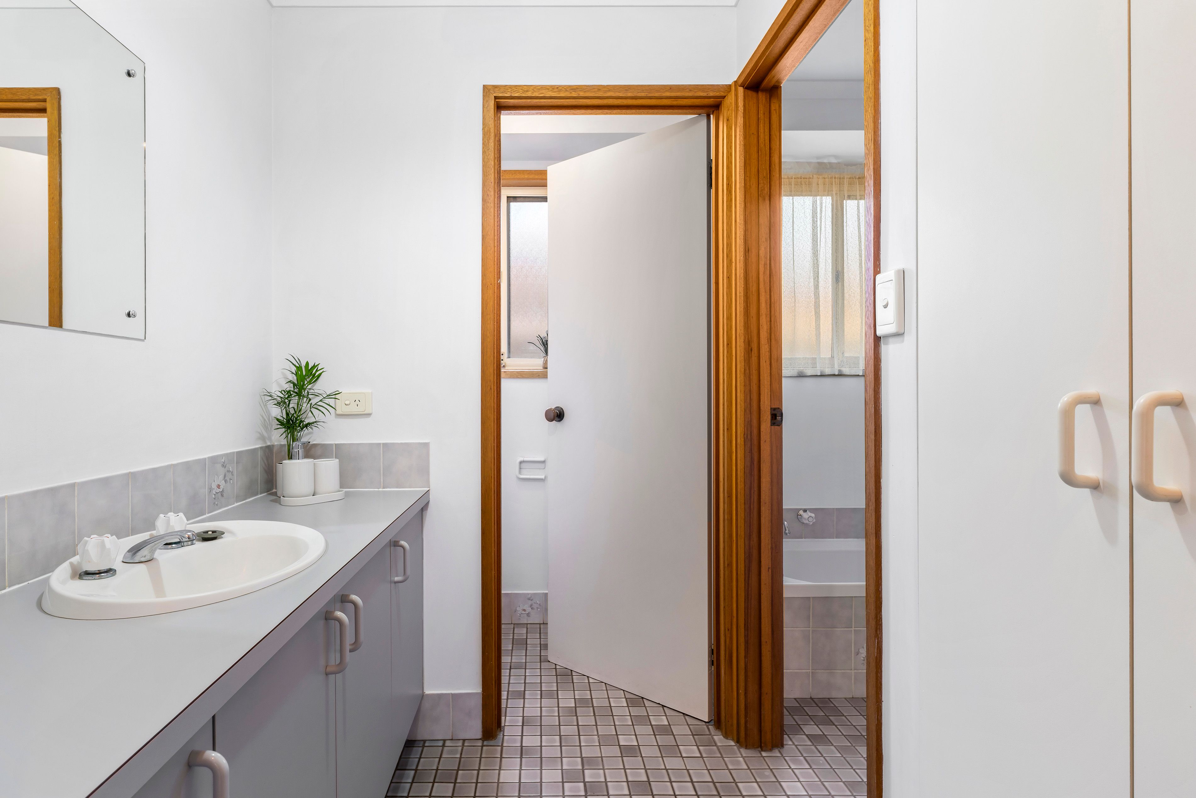 6 Halbert Court — photo 7 of 10