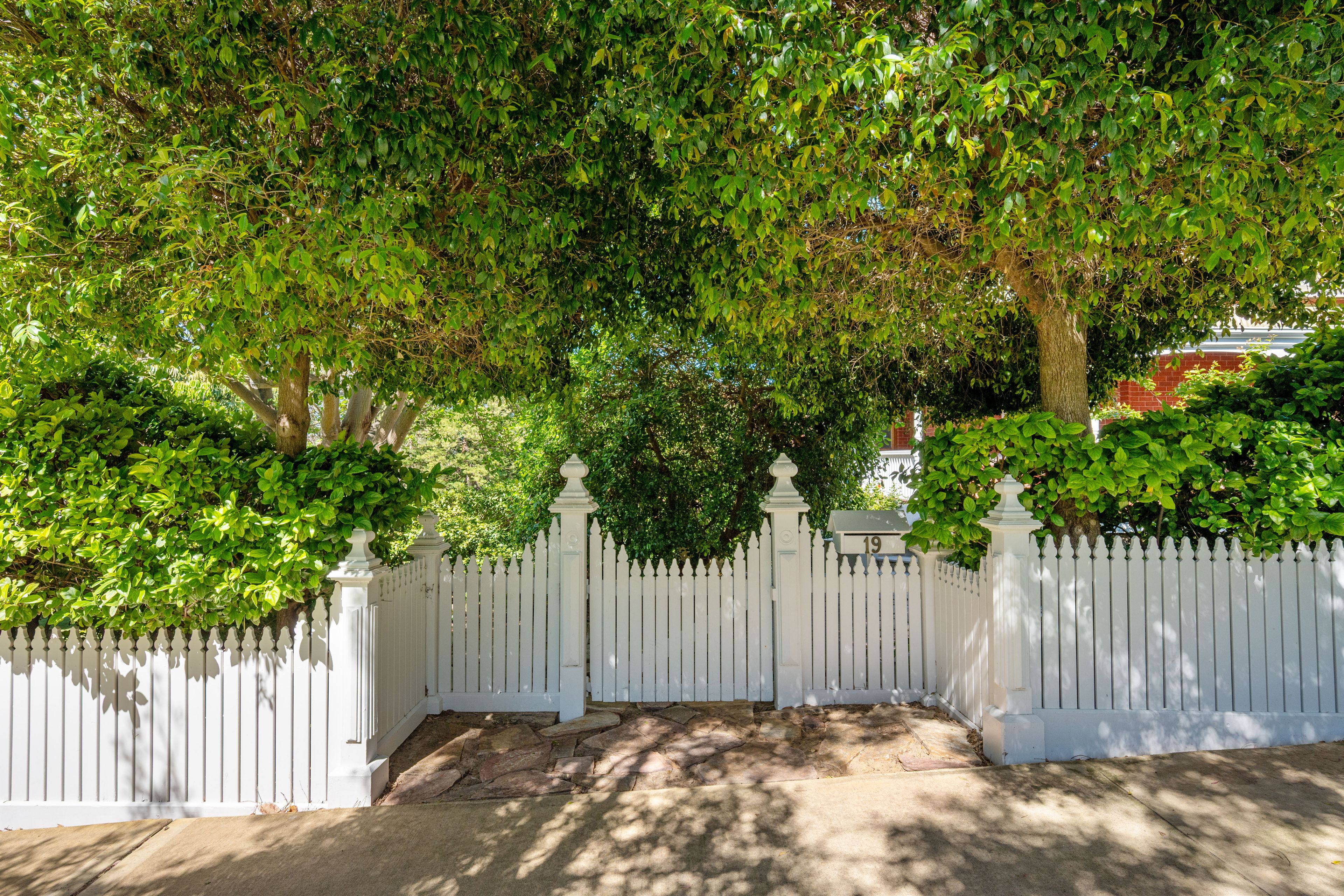 19 Central Avenue, Swanbourne, WA 6010