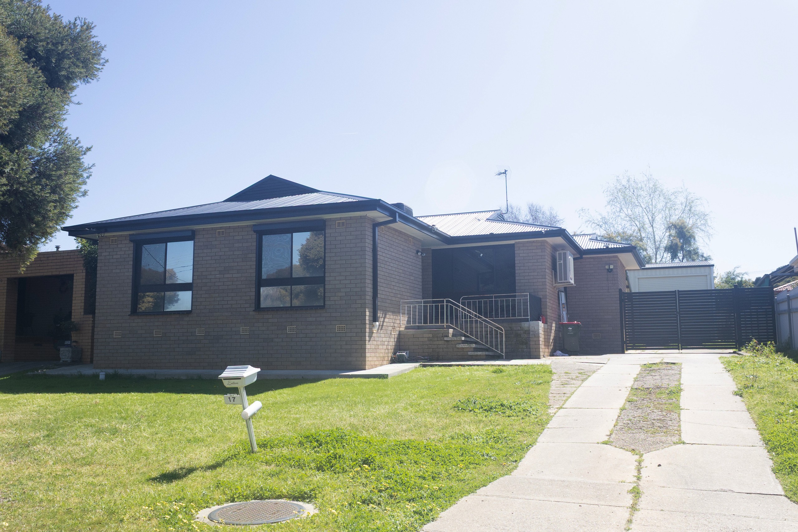 17 Fairbairn Crescent, Kooringal, NSW 2650