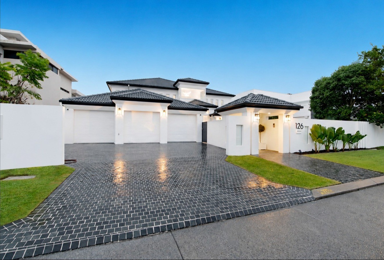 126 Sir Bruce Small Boulevard, Benowa, QLD 4217