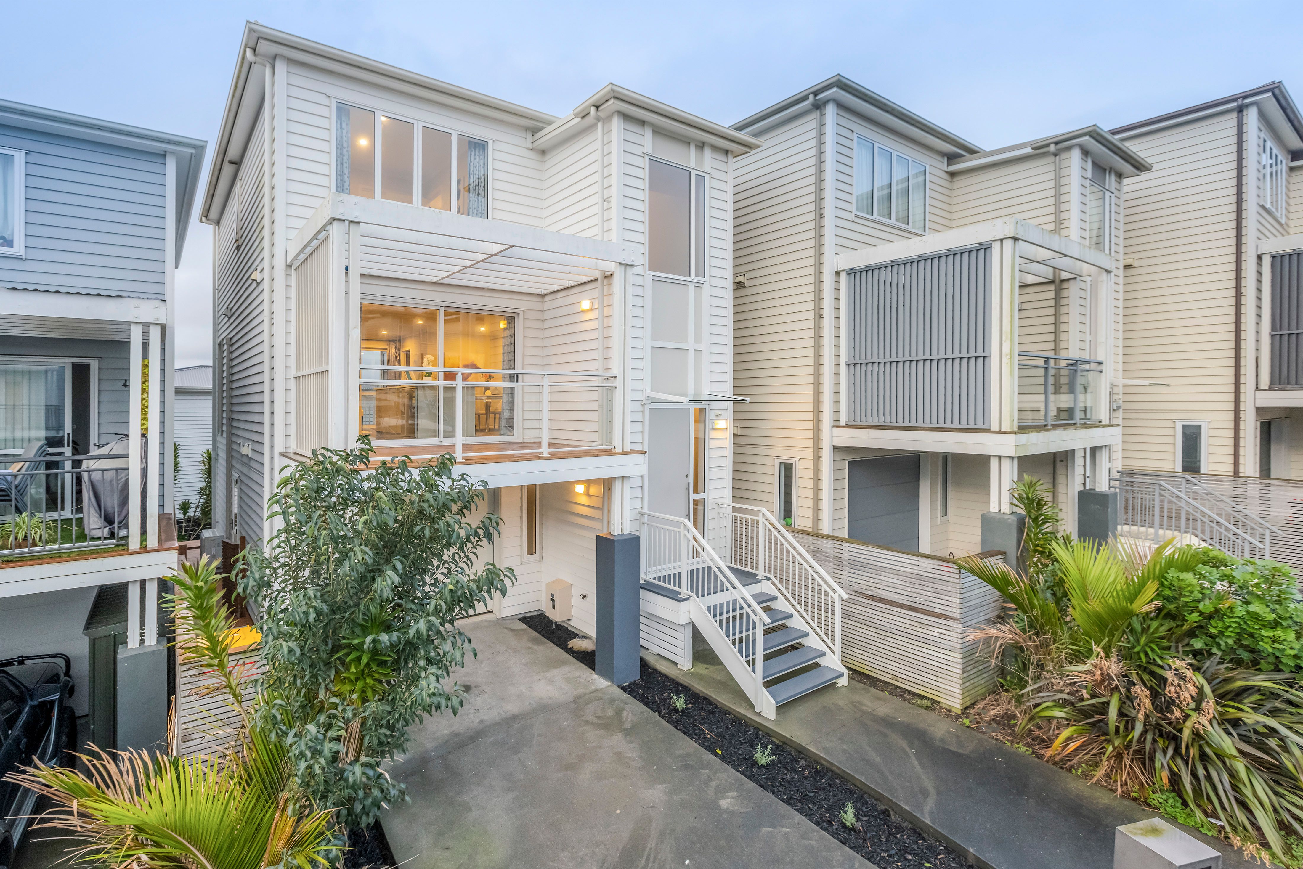 9 Panakenake Way, Flat Bush, Manukau City