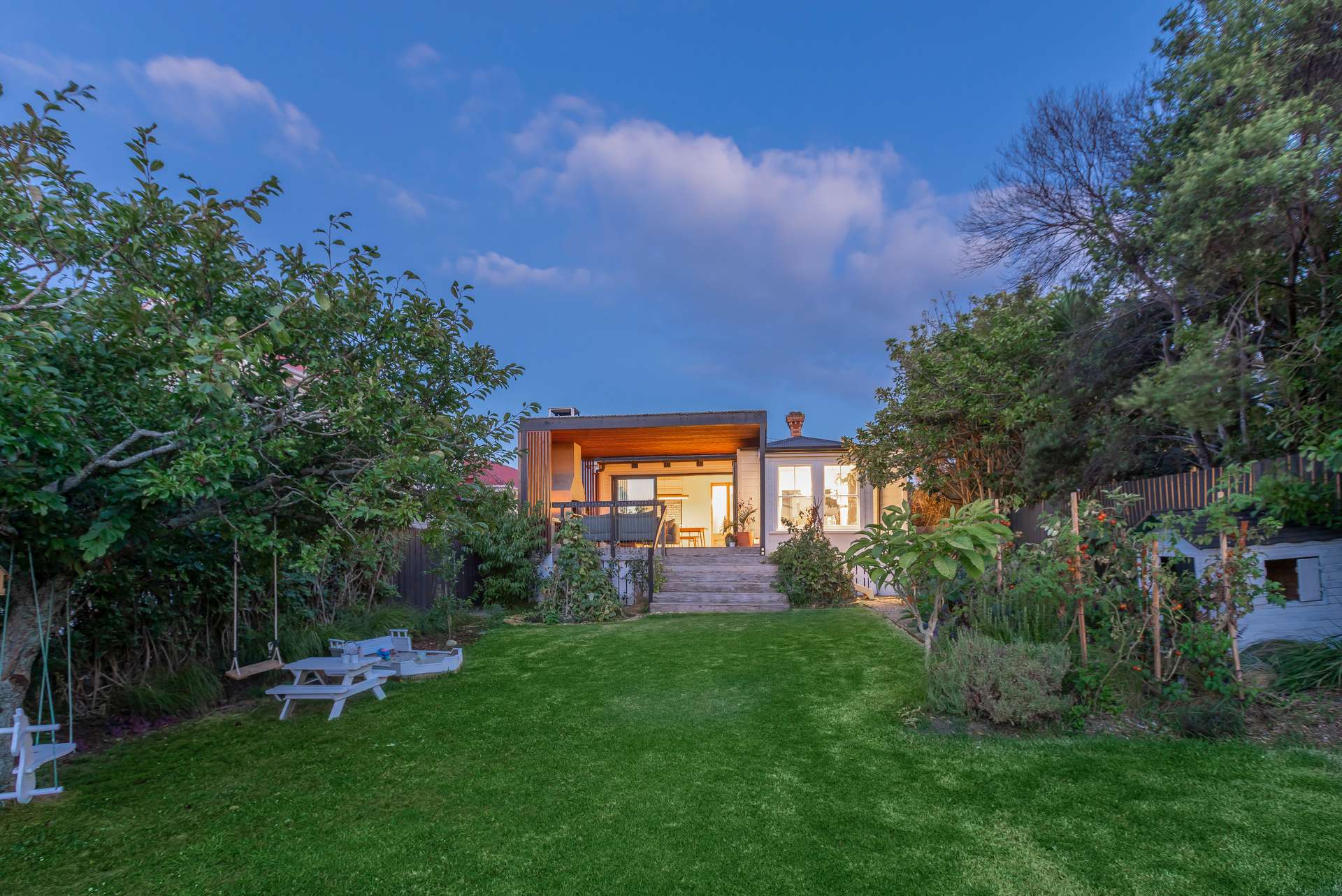 2 Kingsland Avenue photo 8
