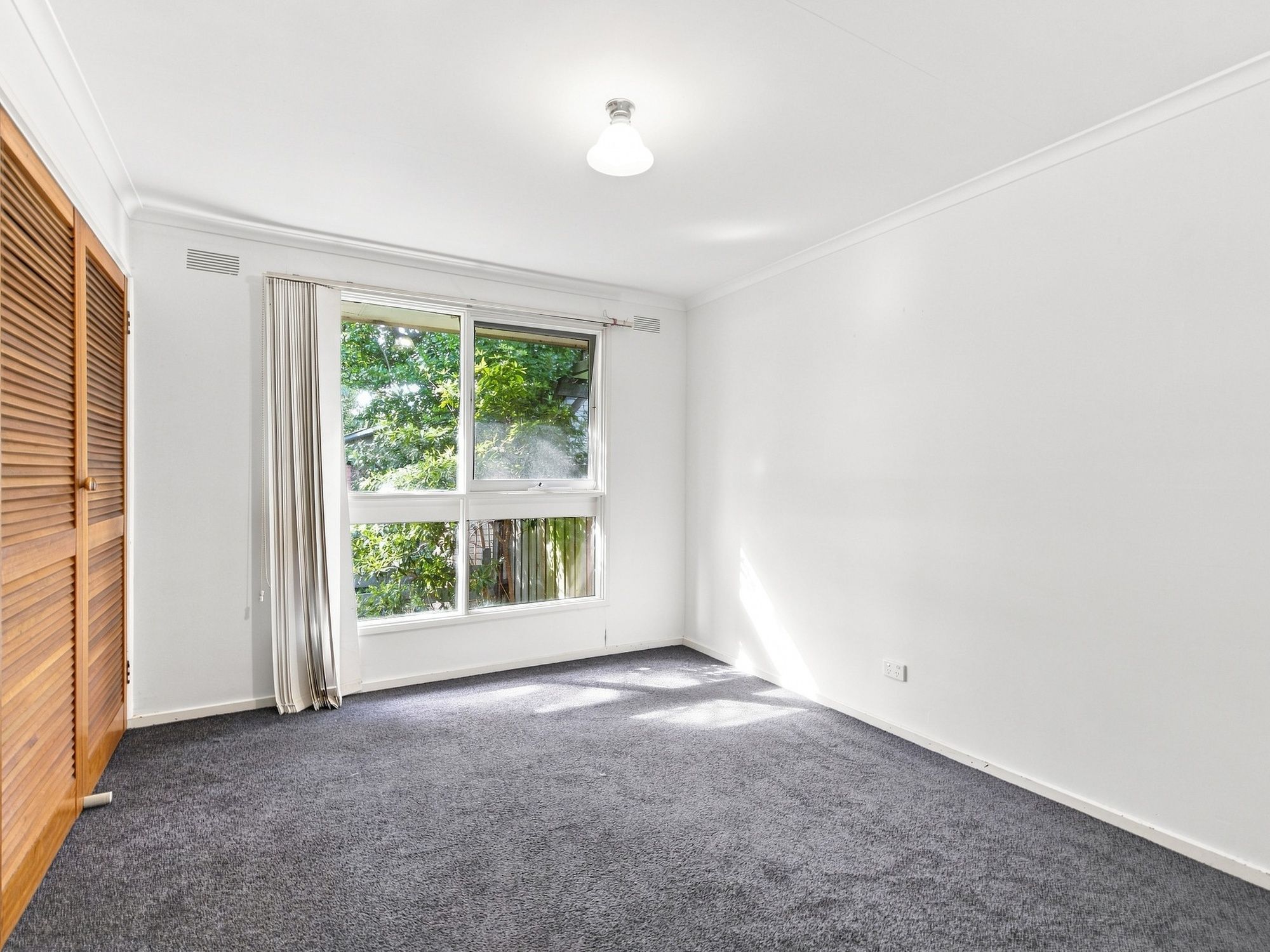 1/9 Merrin Crescent — photo 10 of 20