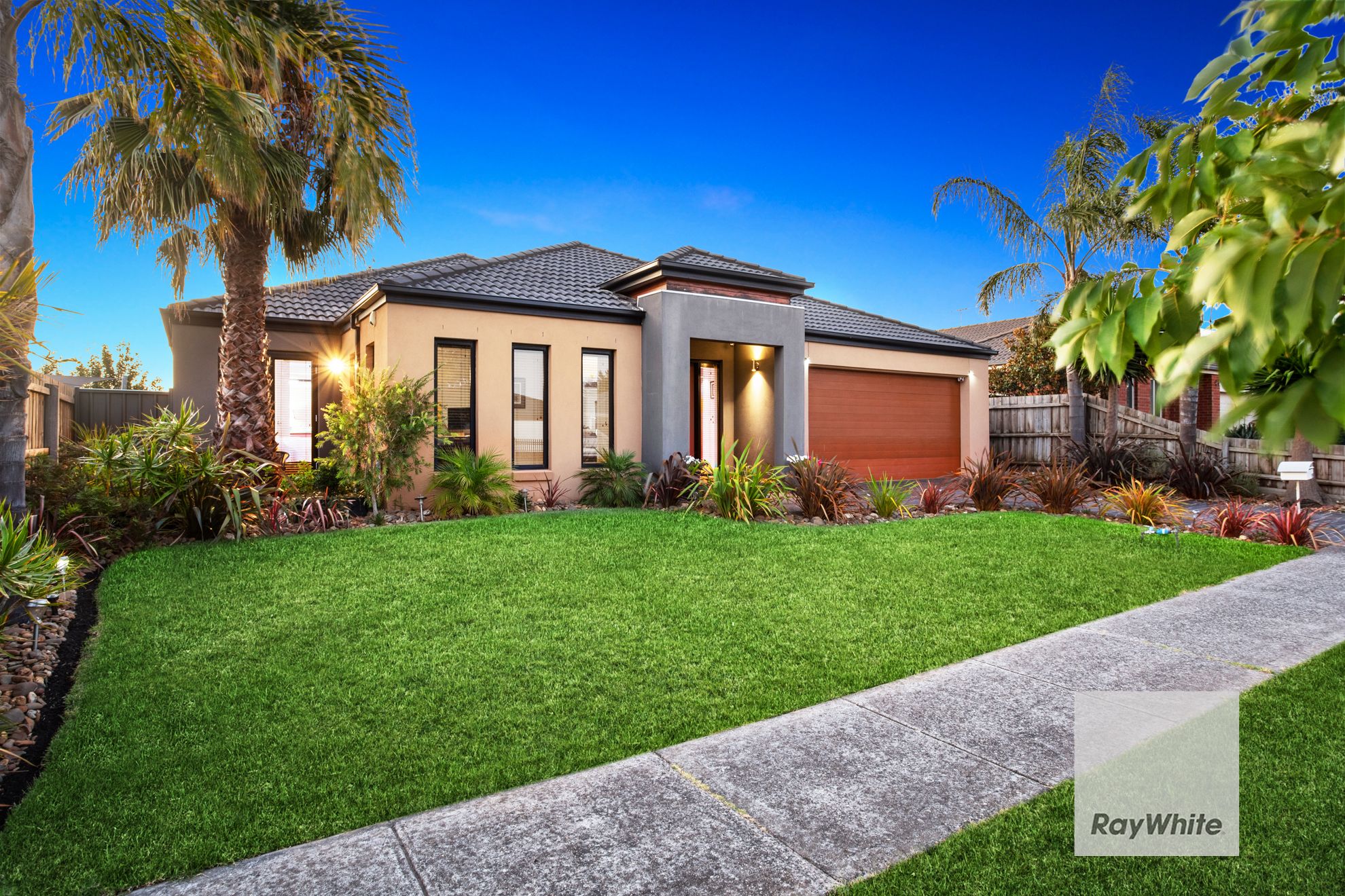 18 Street, Taylors Hill, VIC 3037 Sold House Ray White