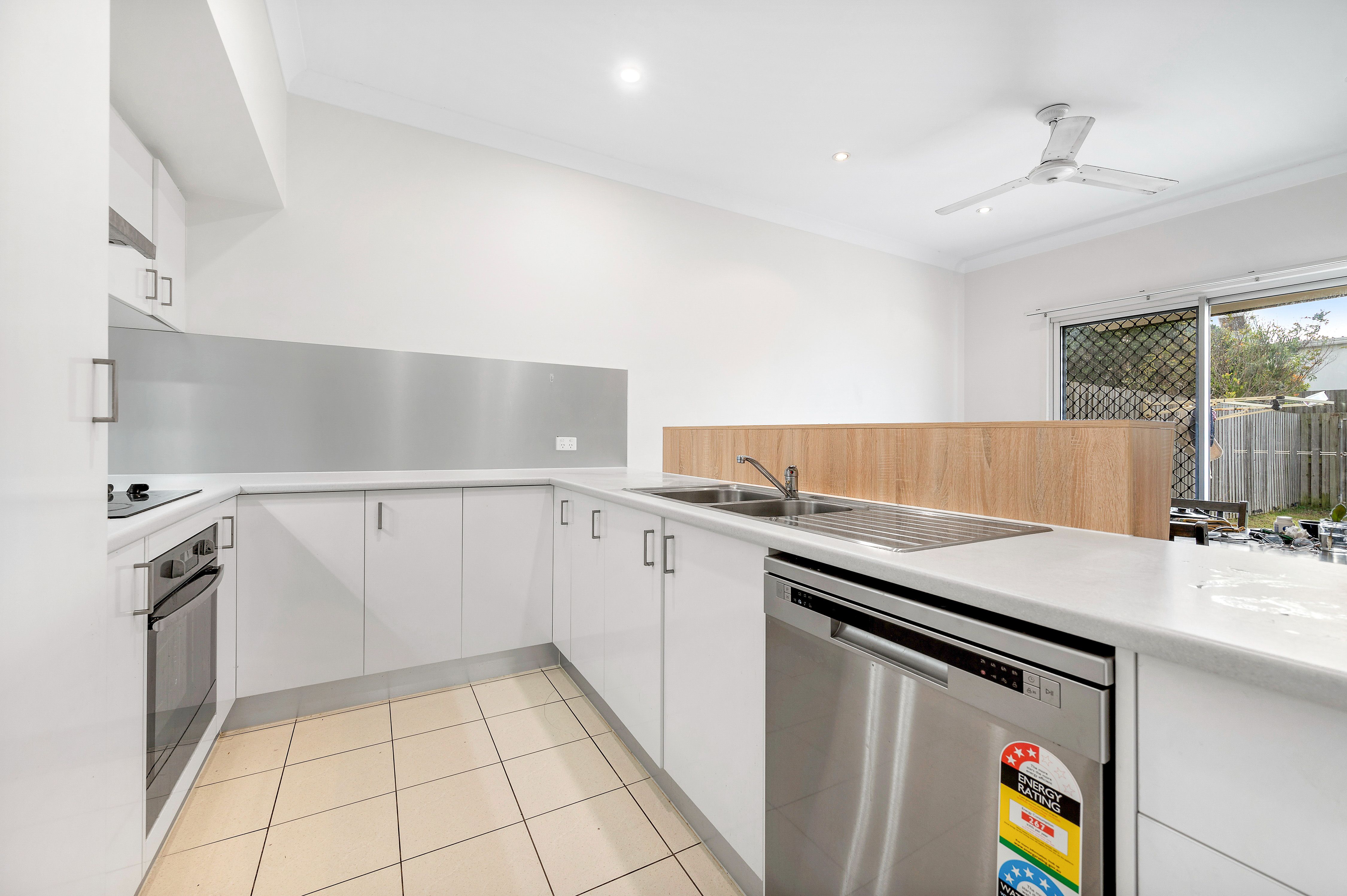 10/10 Nothling Street — photo 4 of 12