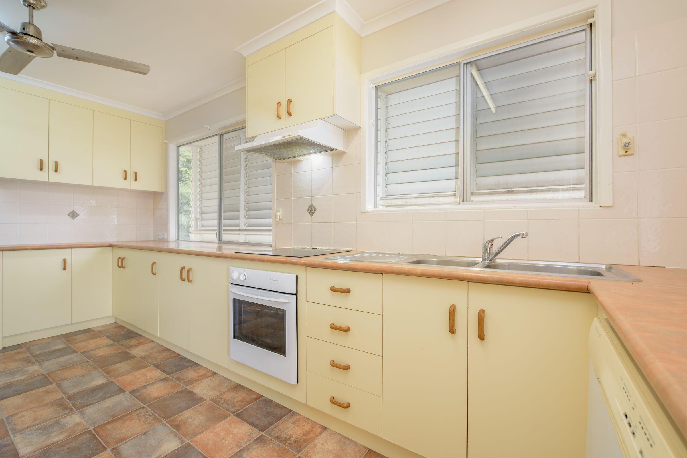 4 Berringar Lane, West Gladstone, QLD 4680