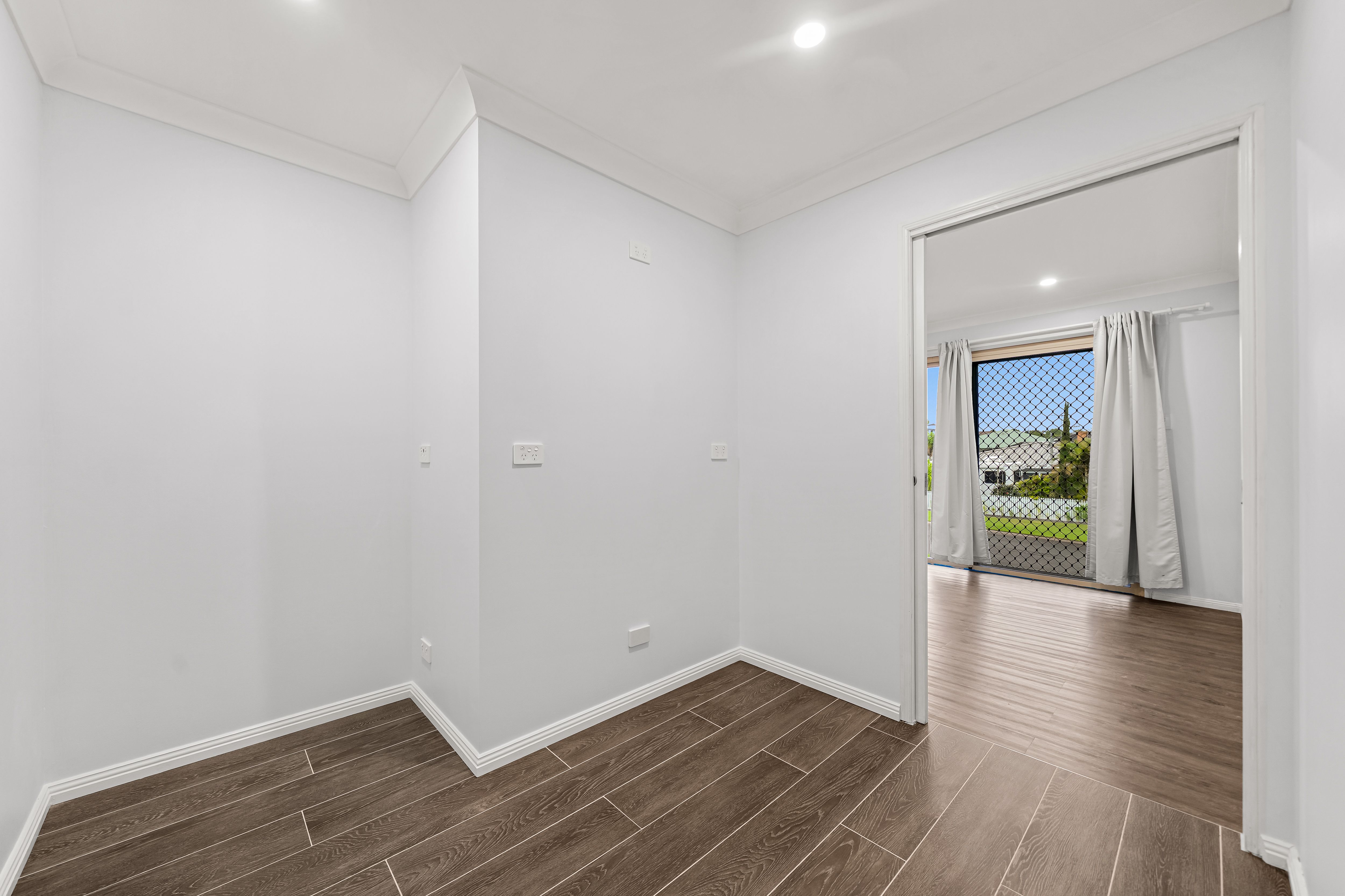 7 Zoe Place — photo 3 of 30