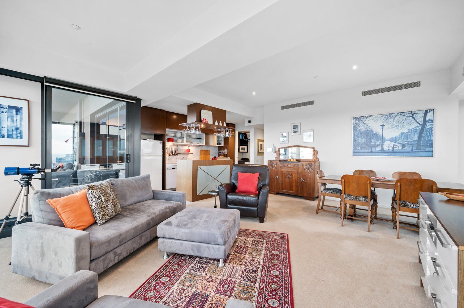 6104/7 Riverside Quay — photo 6 of 10