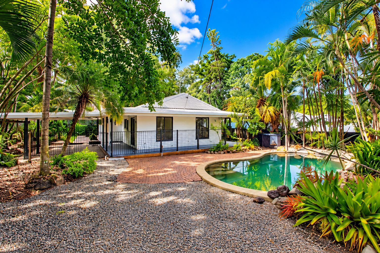 25 Trinity Beach Road, Trinity Beach, QLD 4879