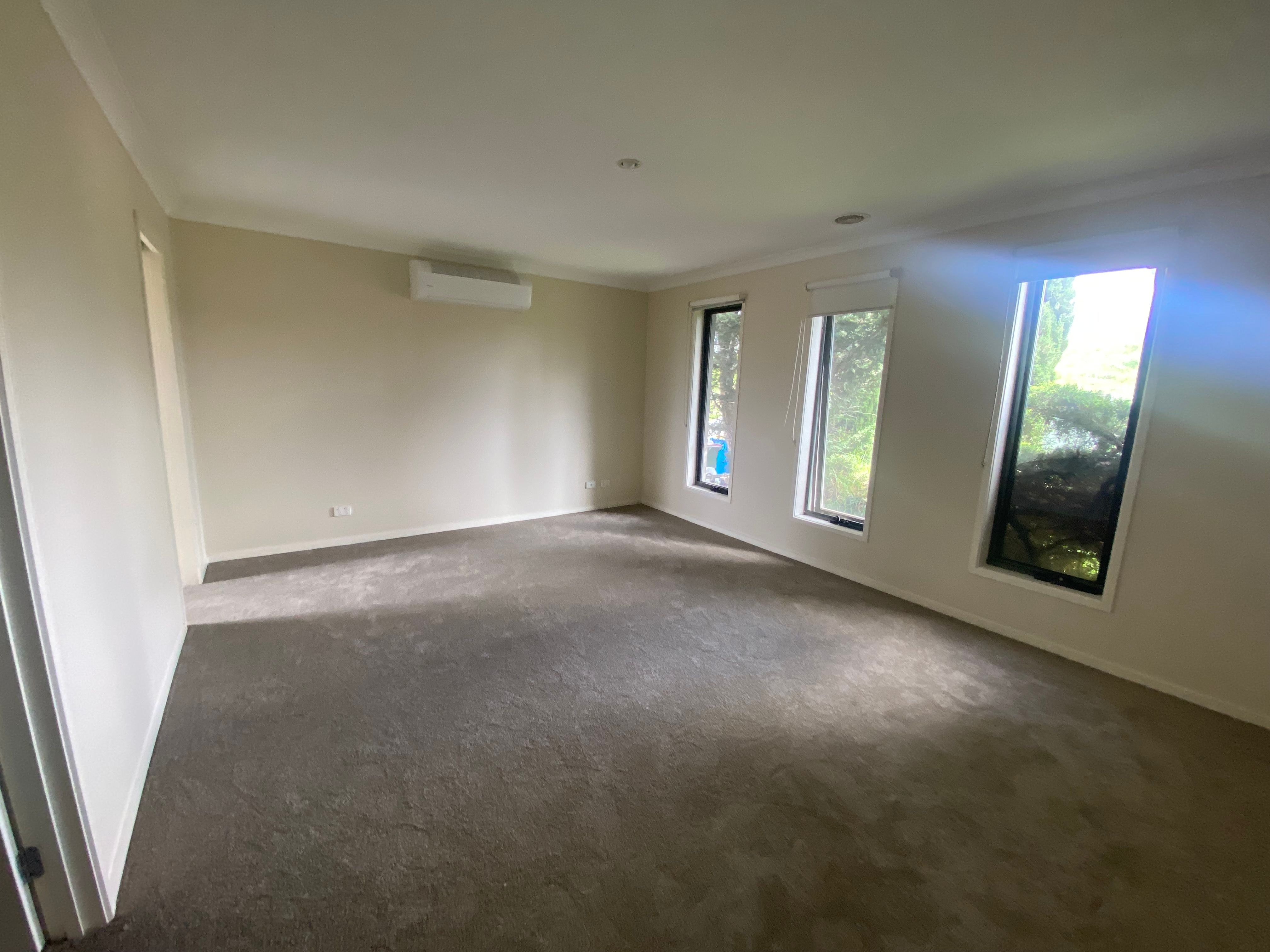 84 William Thwaites Boulevard — photo 6 of 12