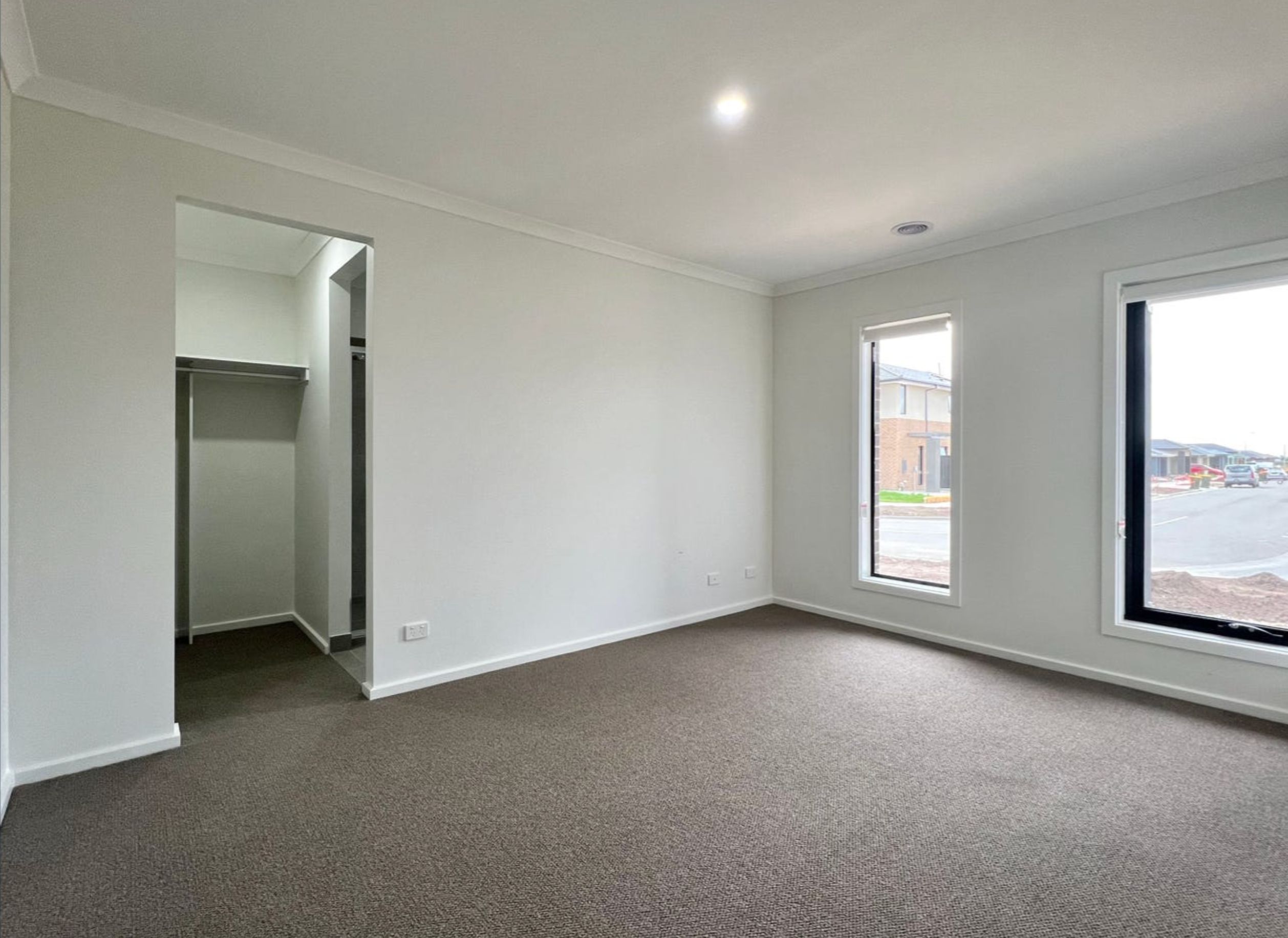 41 Velvet Circuit, Clyde North, VIC 3978