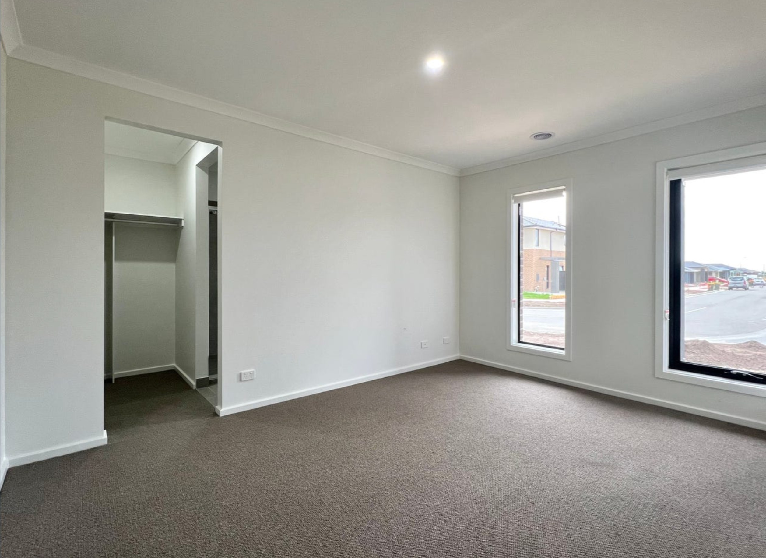 41 Velvet Circuit, Clyde North, VIC 3978