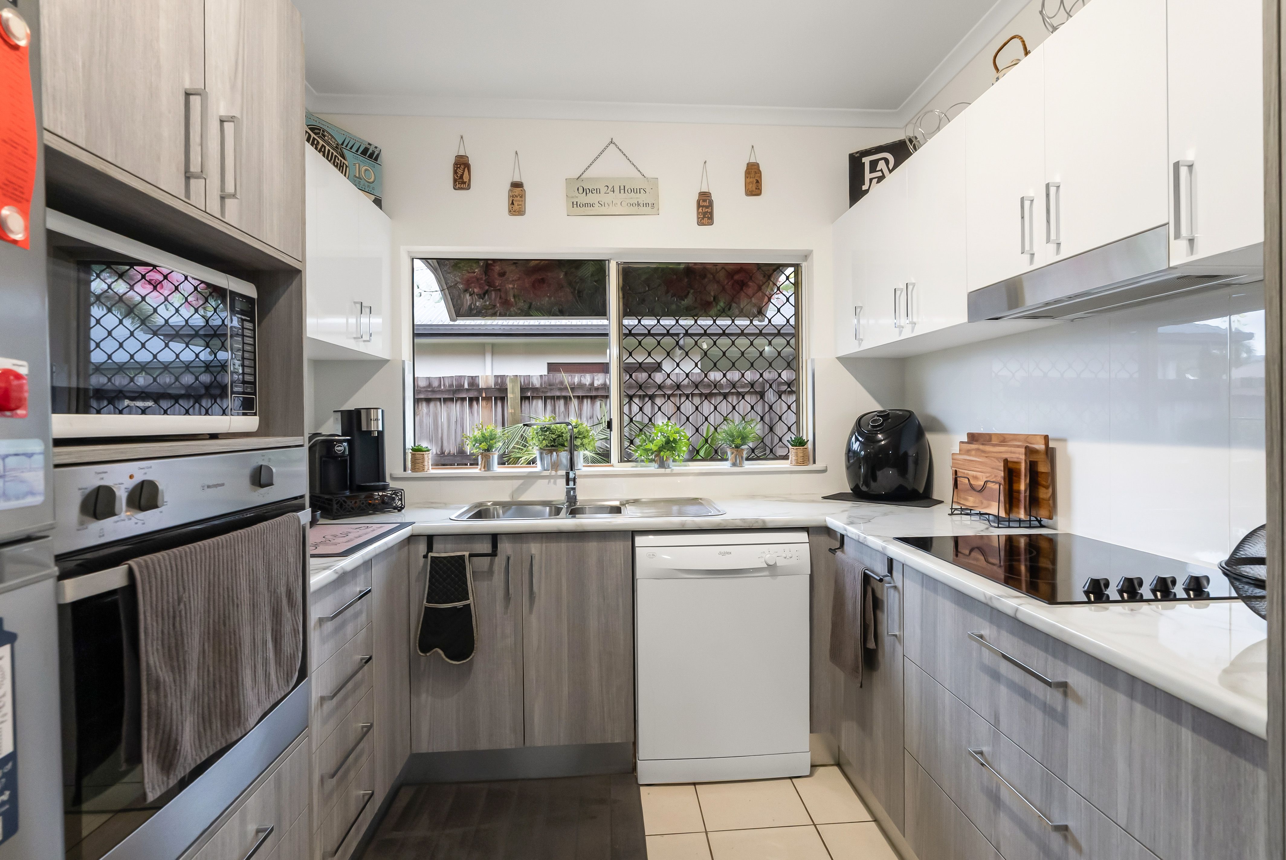 4 Woodlock Drive — photo 7 of 19