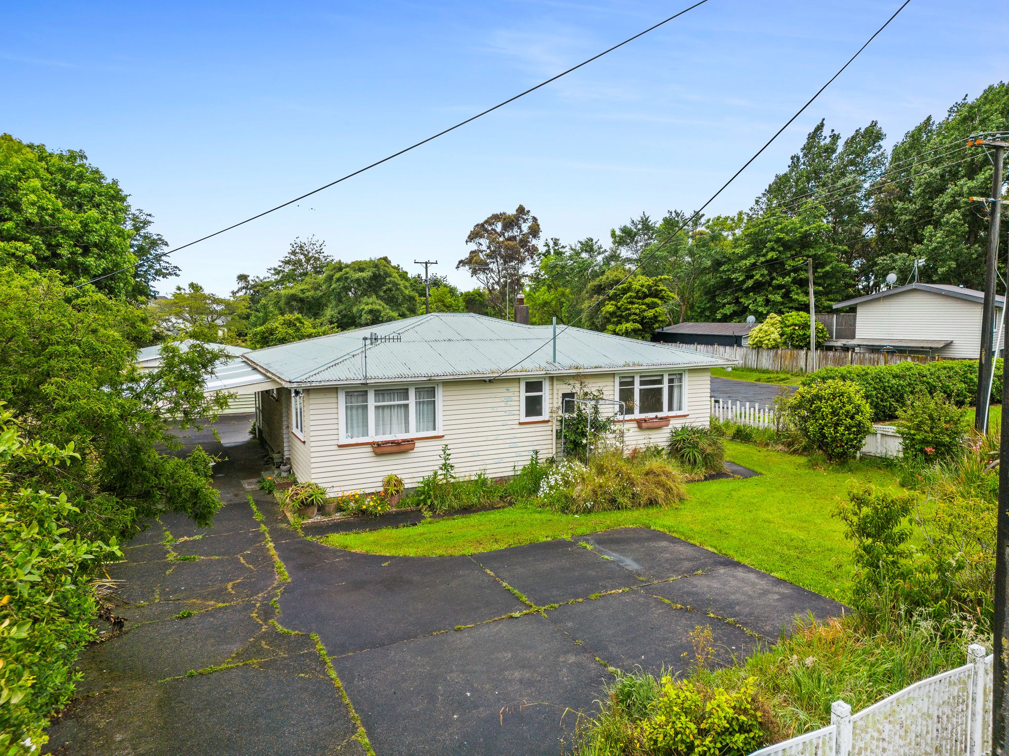 164 Aokautere Drive, Fitzherbert, Palmerston North City 4410 Sold House Ray White Palmerston