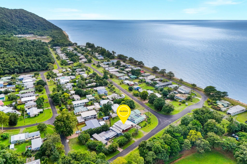 10 George Street, Flying Fish Point, QLD 4860