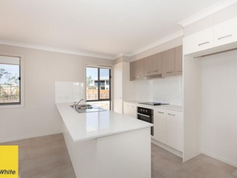 10 Magnetic Way, Springfield Lakes, QLD 4300