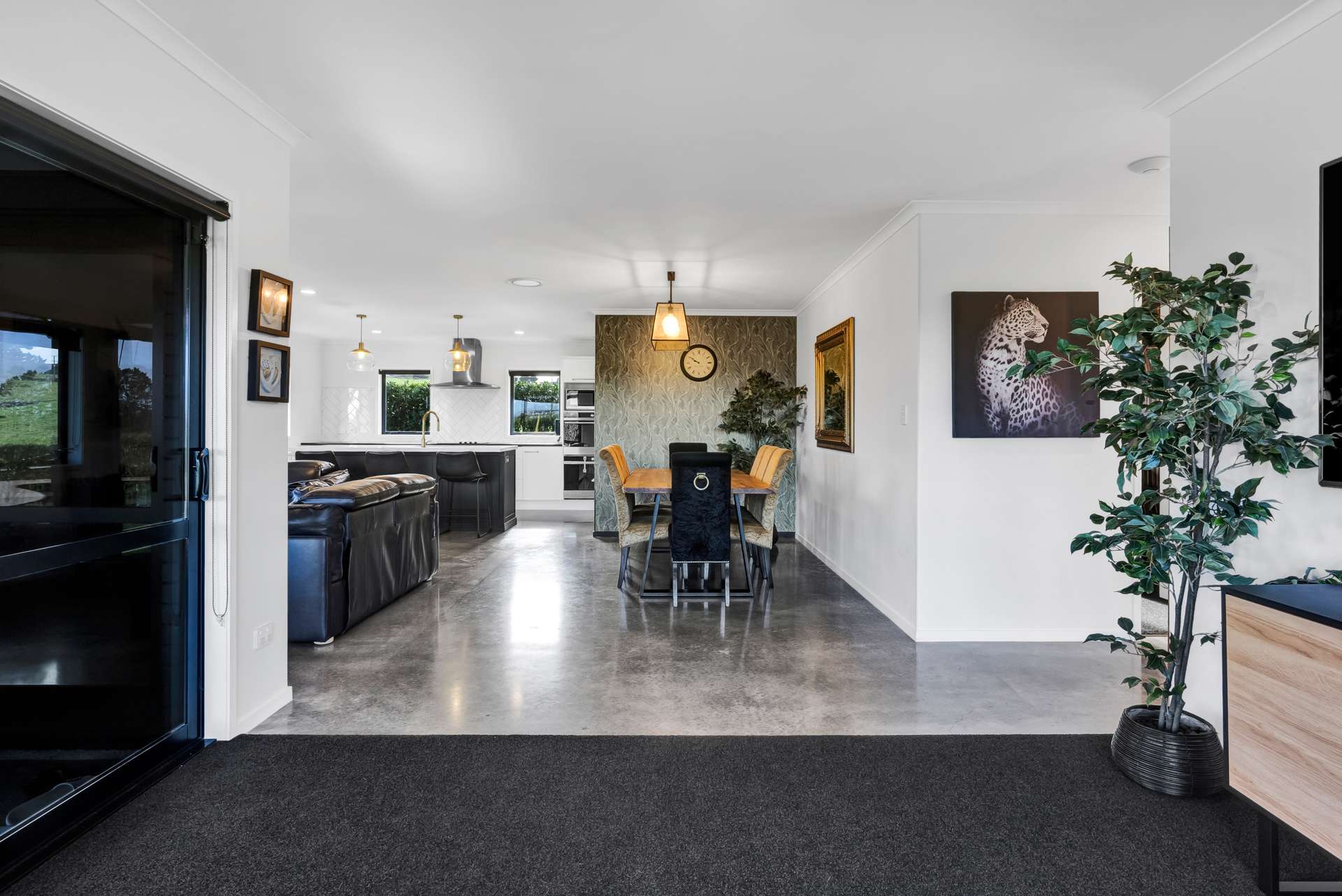 103 King Road photo 8