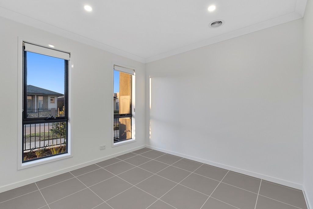 10 St Martin Way — photo 4 of 11
