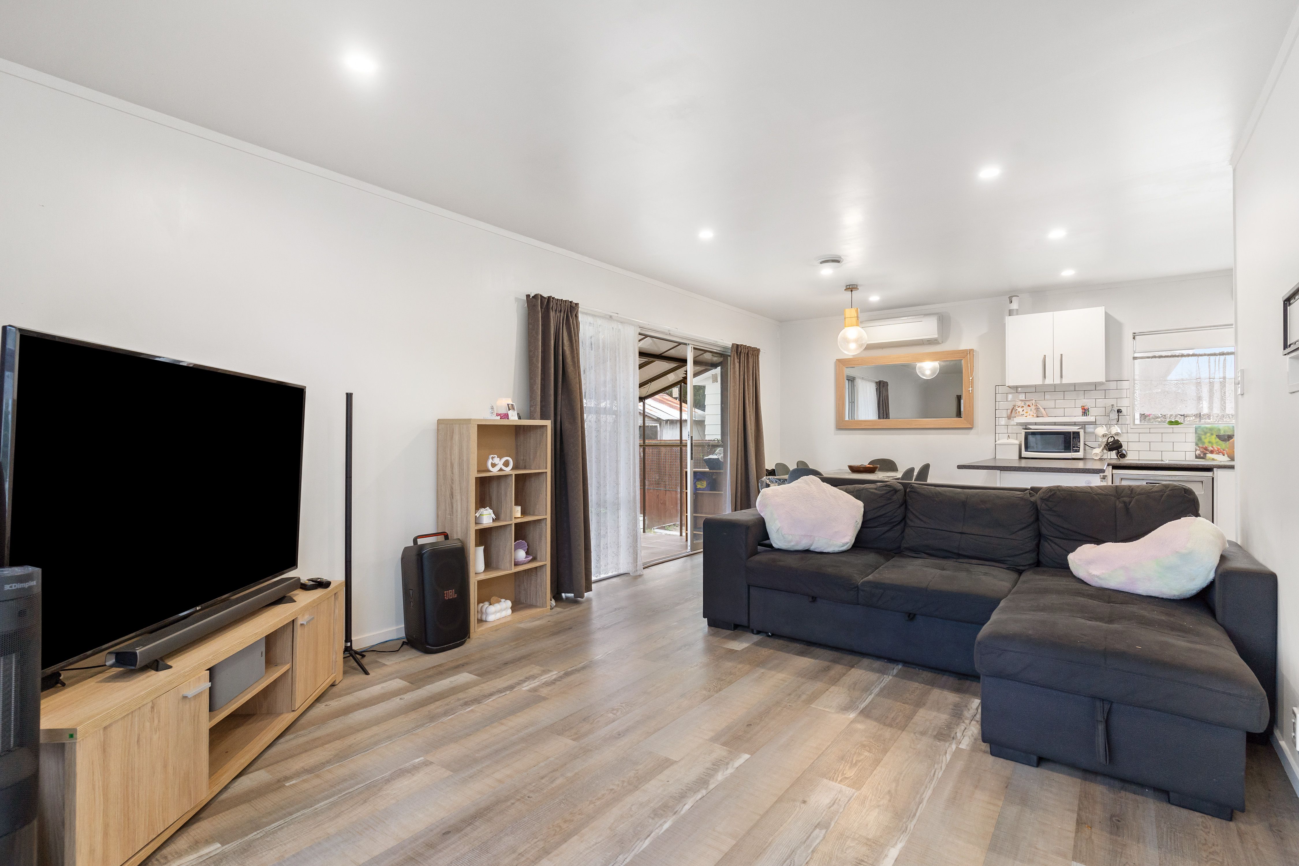 2/17 Poinsettia Place, Henderson, Waitakere City