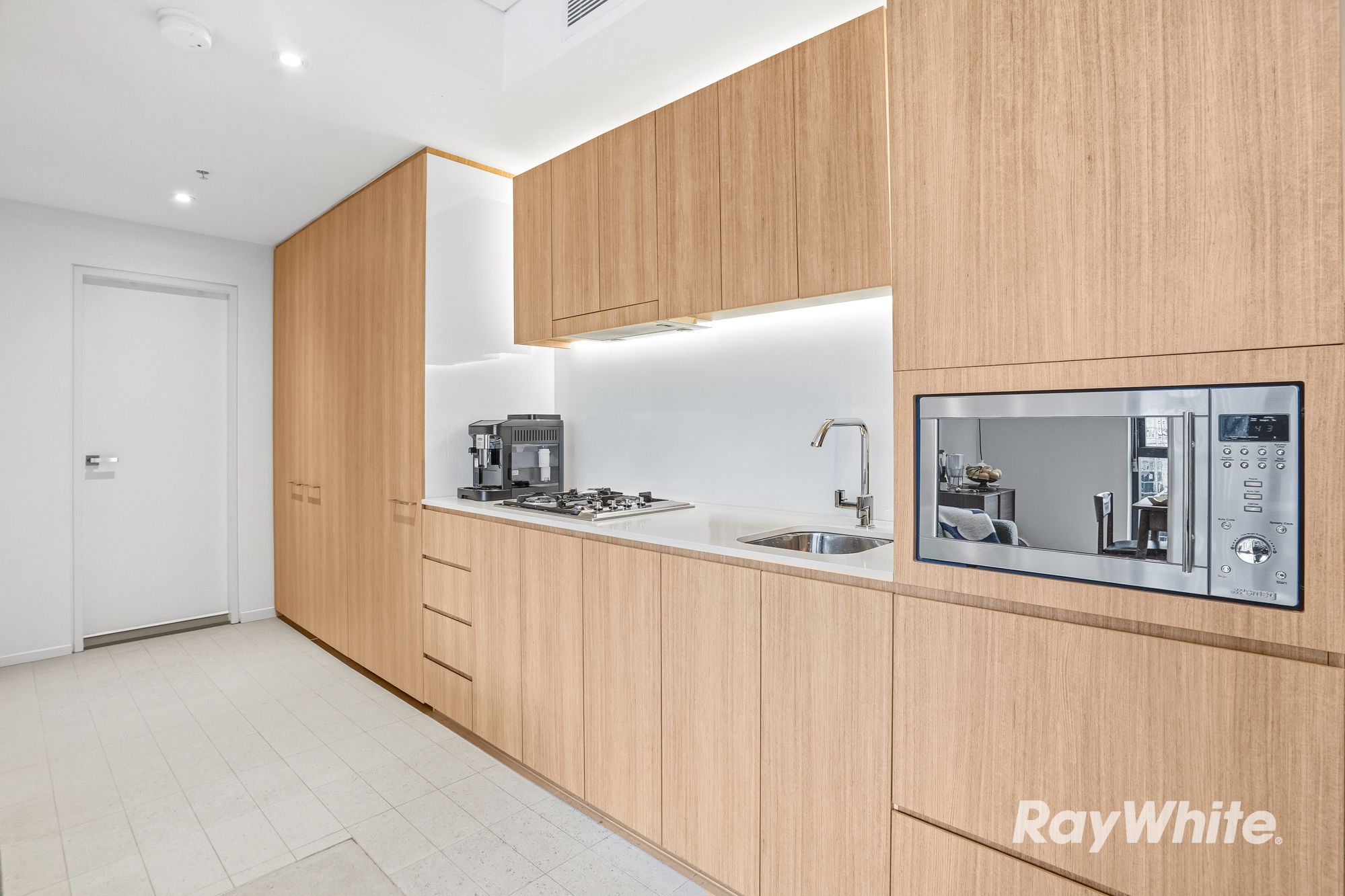 1622/32 Hunter Street (AKA 1622/45 Macquarie St) — photo 5 of 27