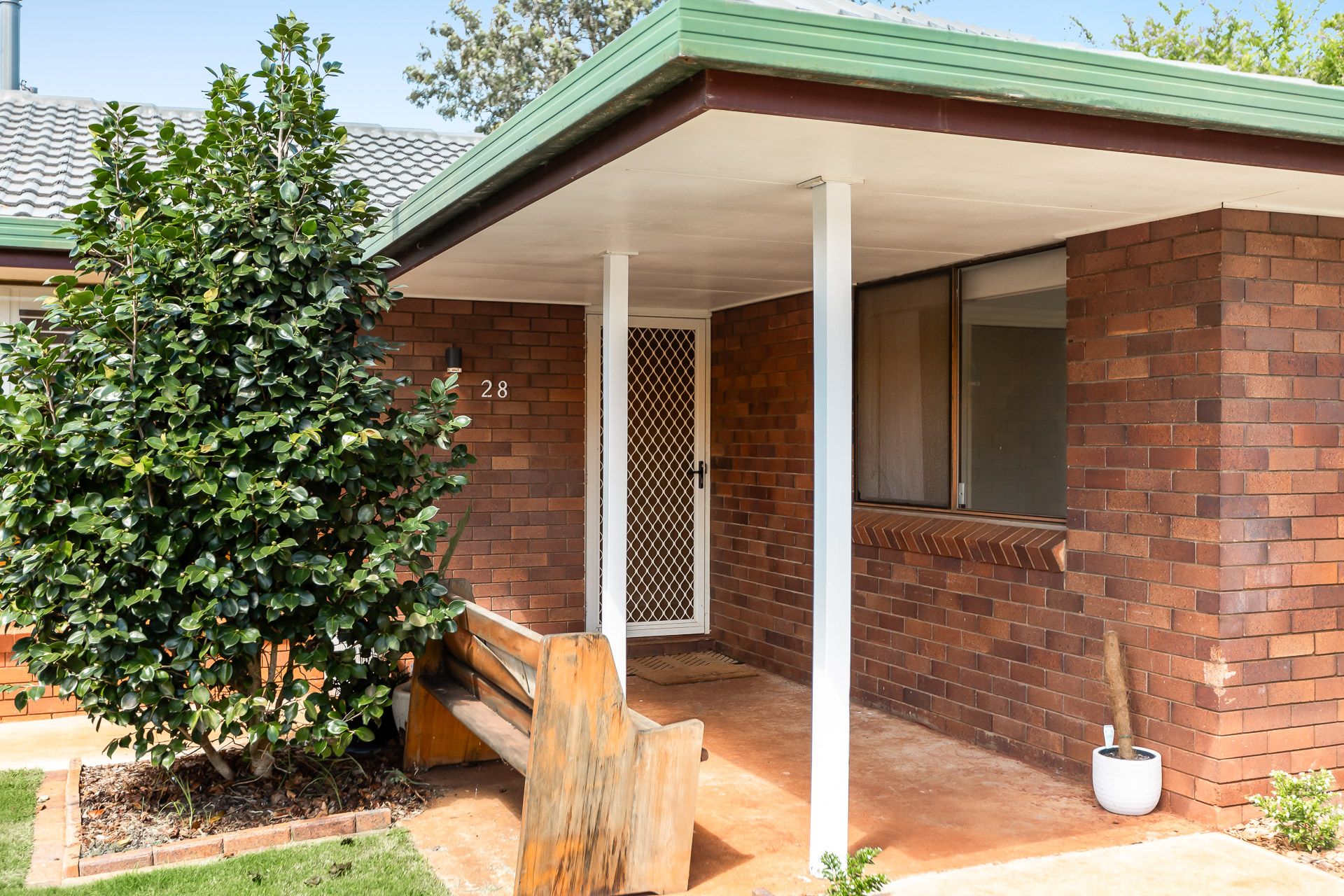 28 Debra Street, Centenary Heights, QLD 4350