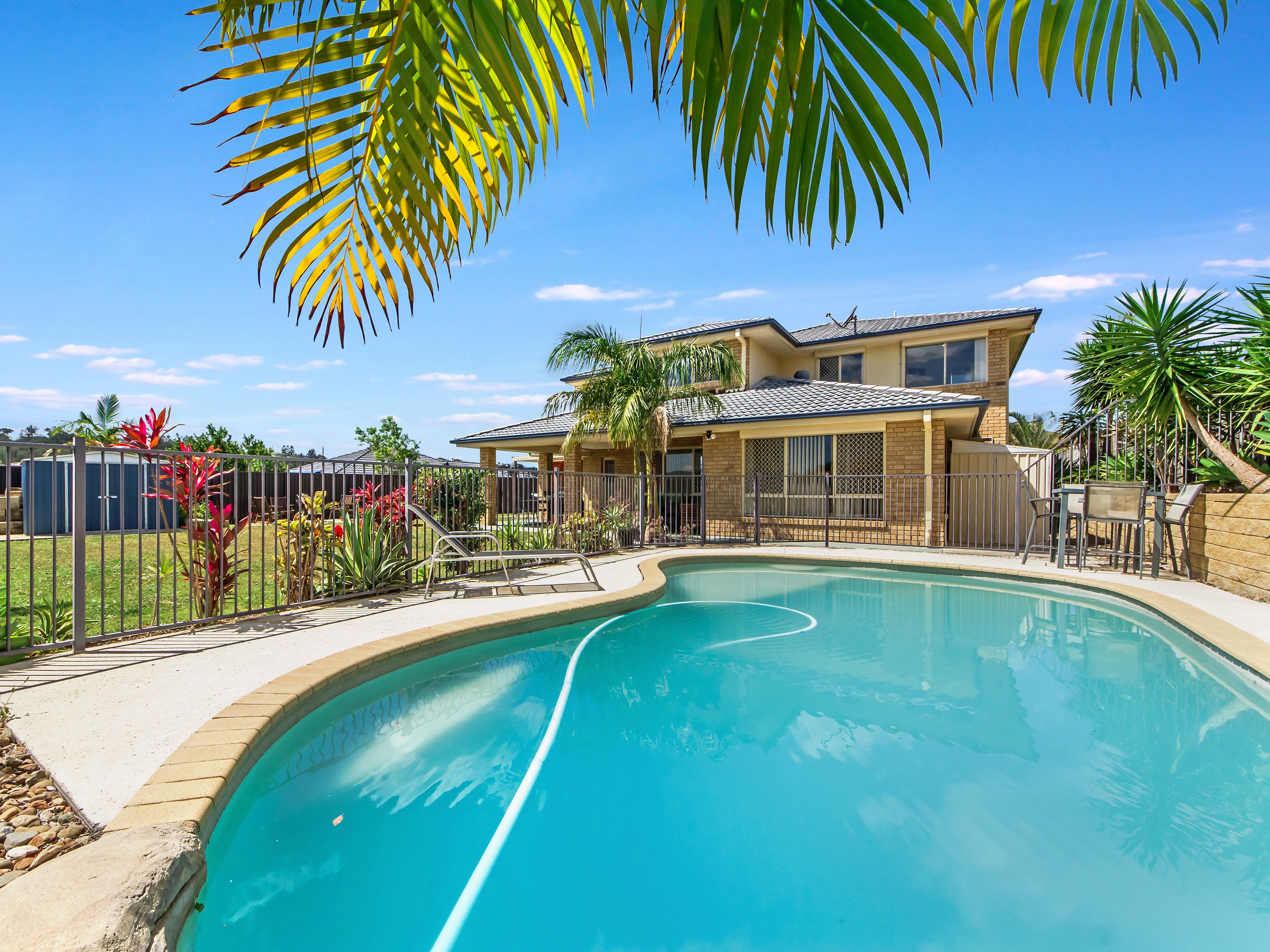 18 Beerwah Street, Pacific Pines QLD 4211