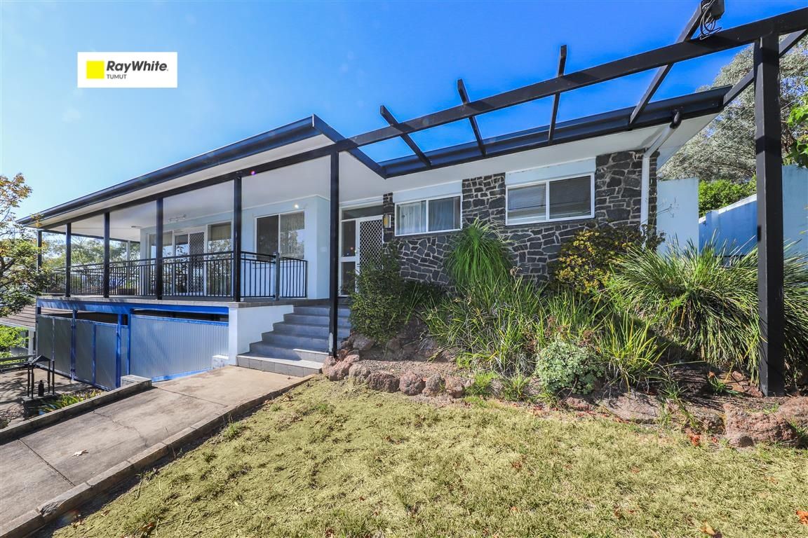 208 Wynyard Street, Tumut NSW 2720