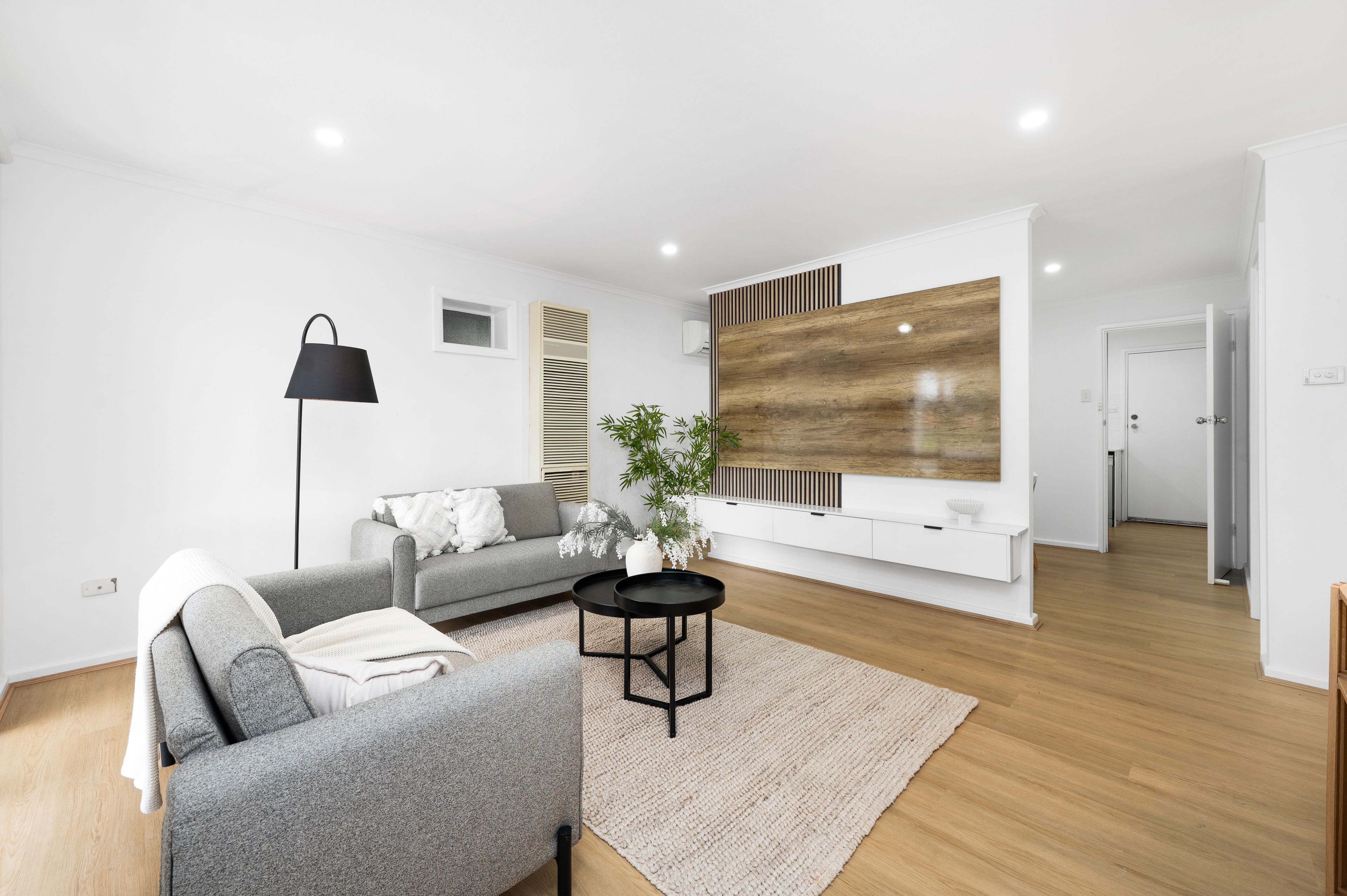 10 Woodcock Crescent — photo 3 of 16