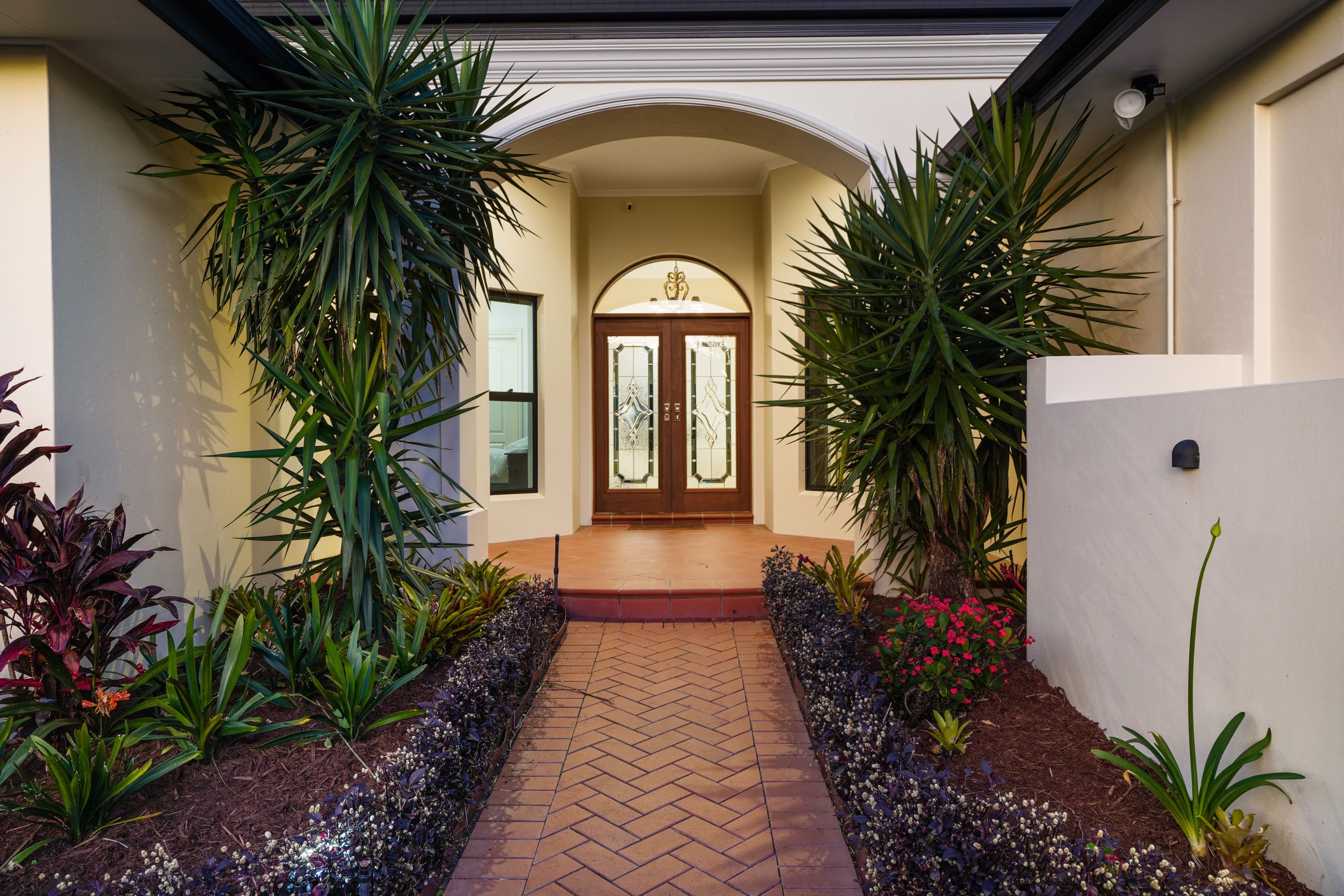 55 Montevideo Drive, Clear Island Waters, QLD 4226
