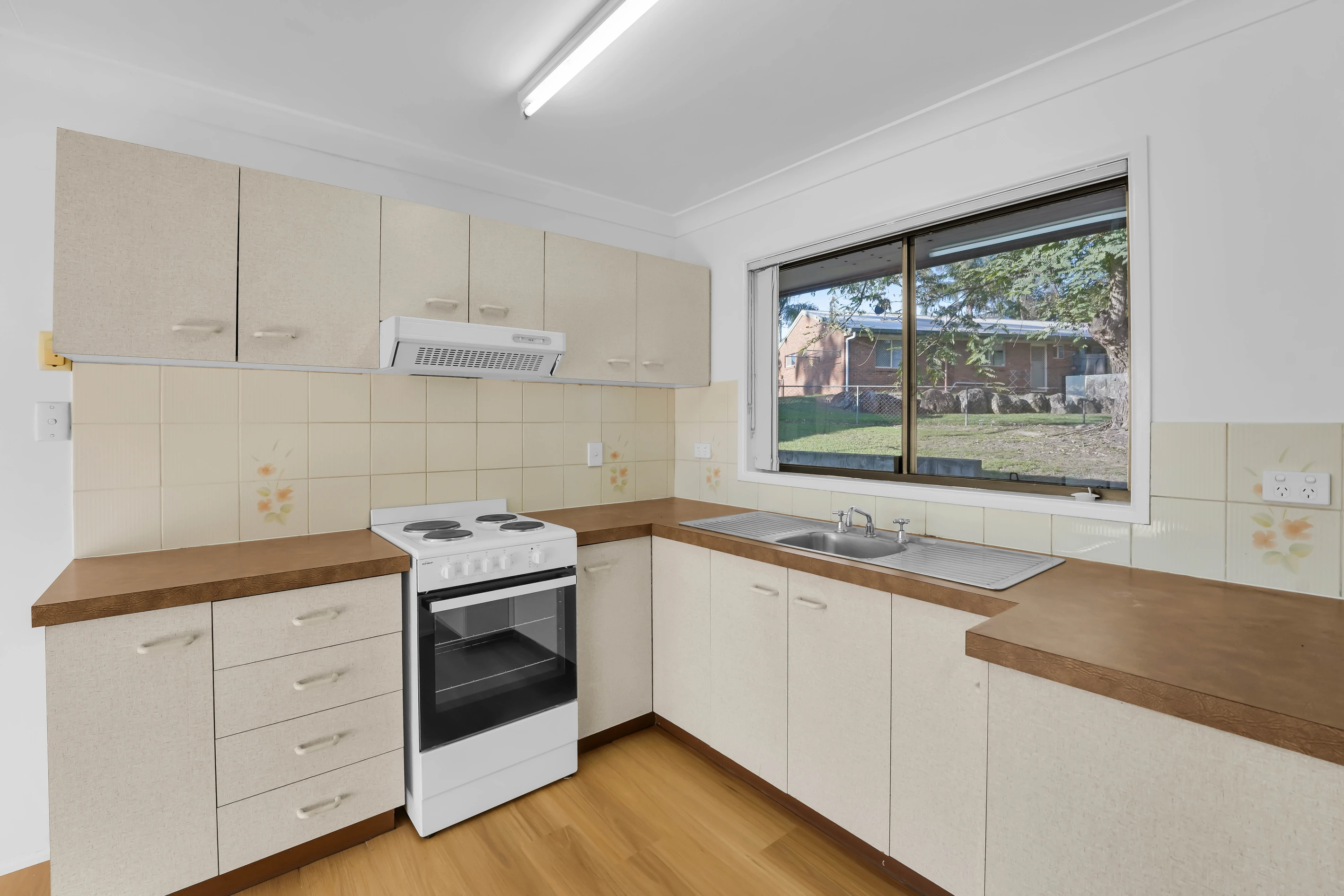 1/52 Naomai Street, Bundamba, QLD 4304