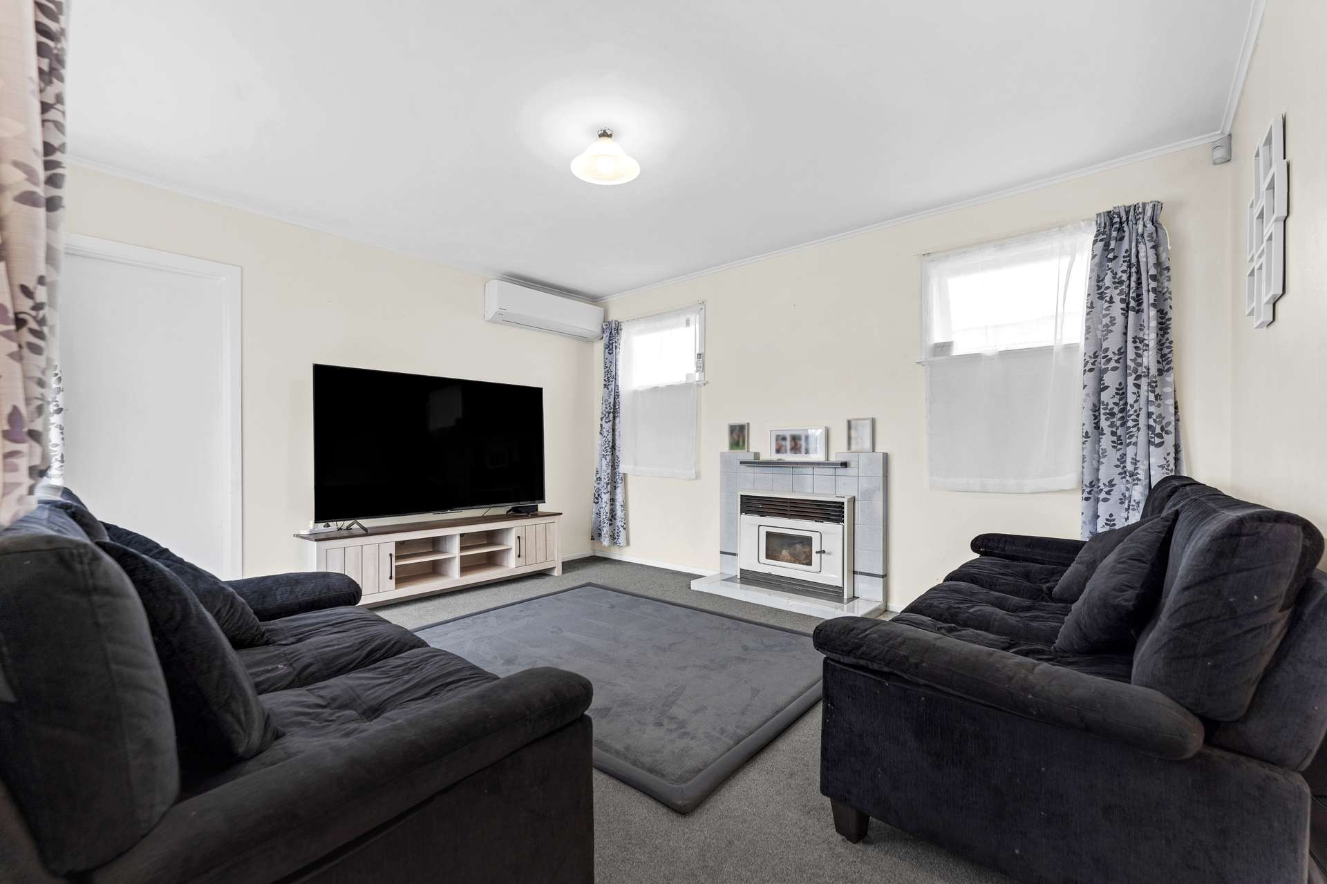 65 Greenmeadows Avenue photo 3