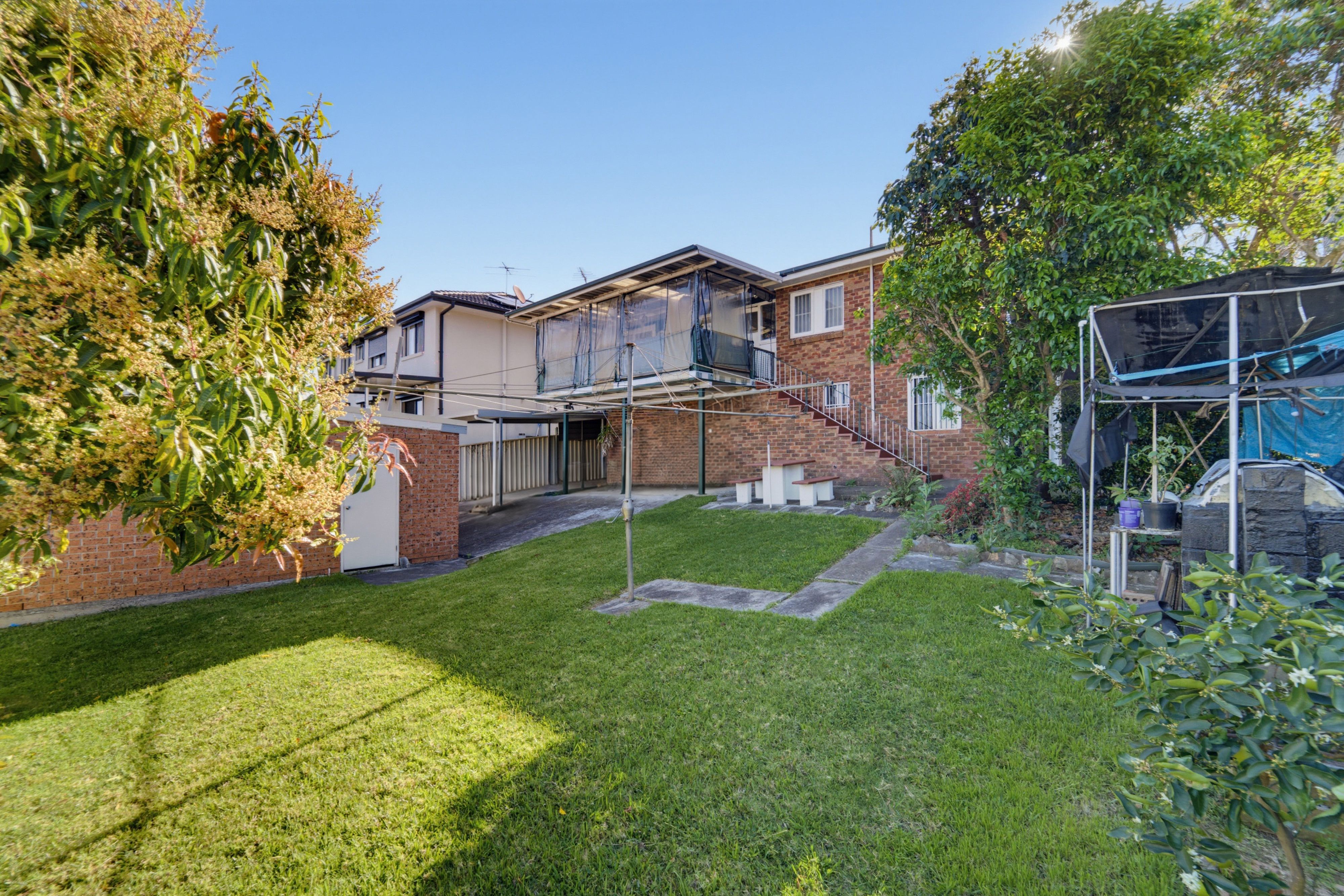6 Birkdale Crescent — photo 9 of 10