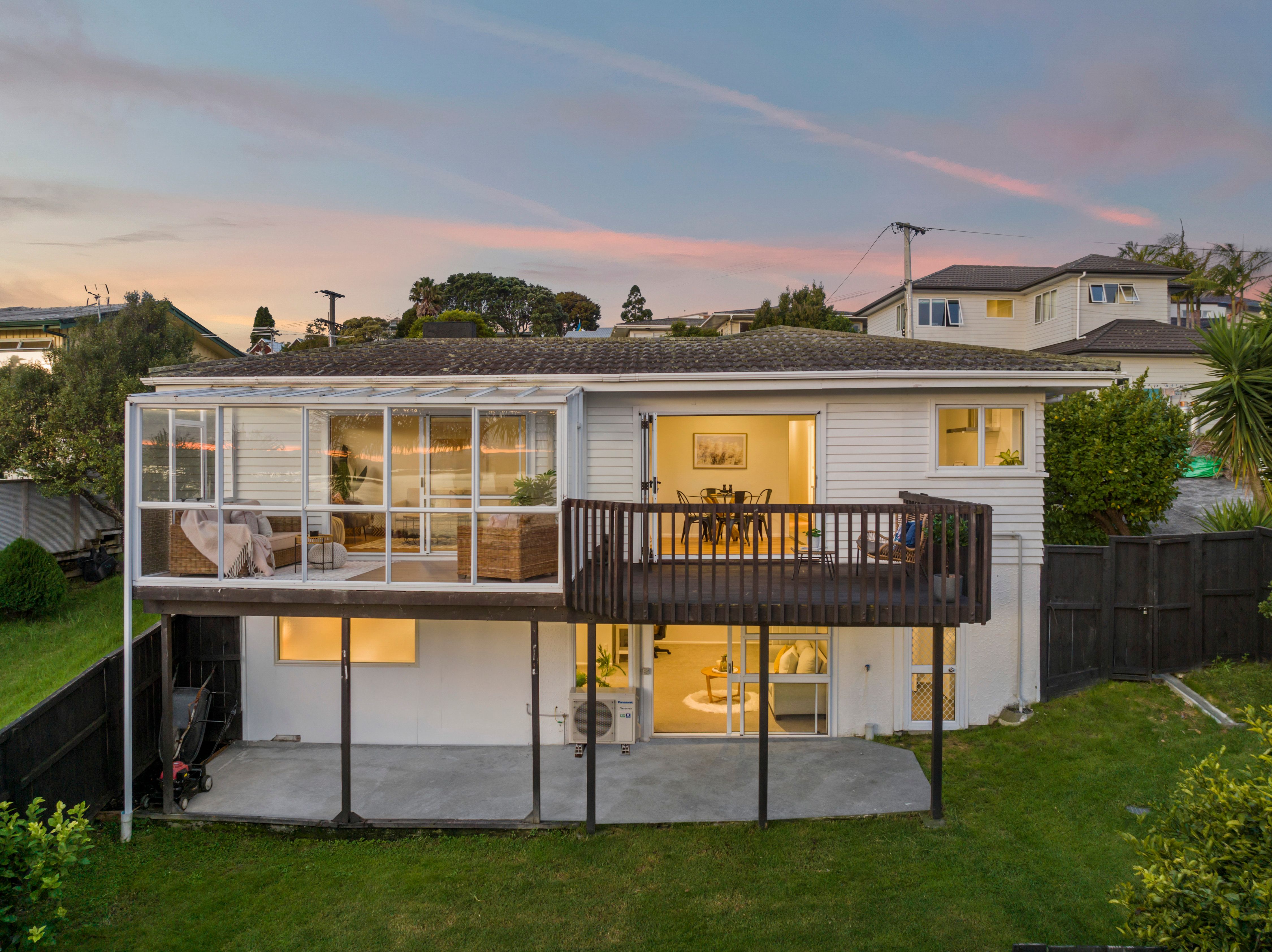 1/37 Sea Vista Avenue, Beach Haven, North Shore City