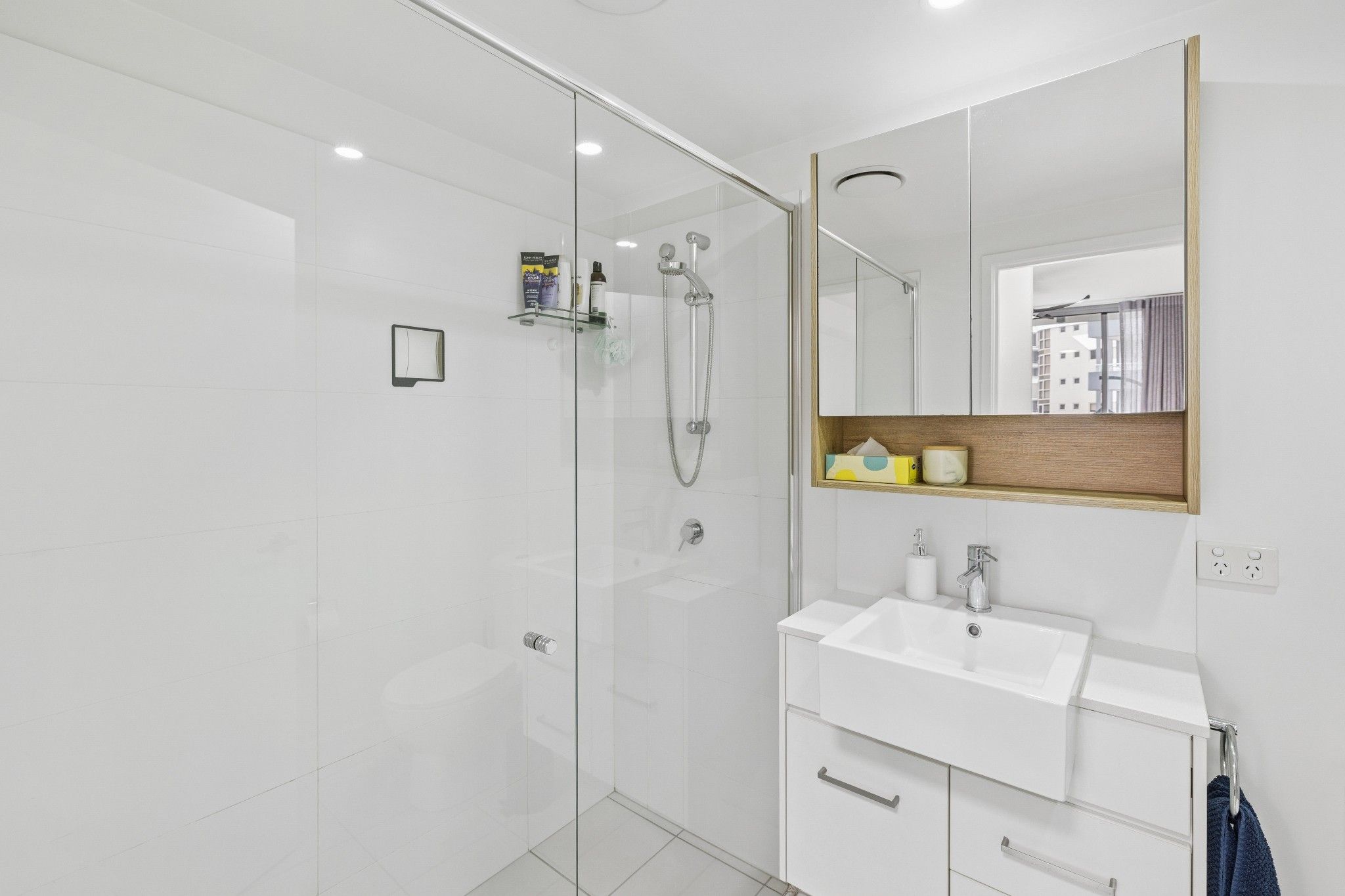 704/53 Wyandra Street — photo 10 of 22
