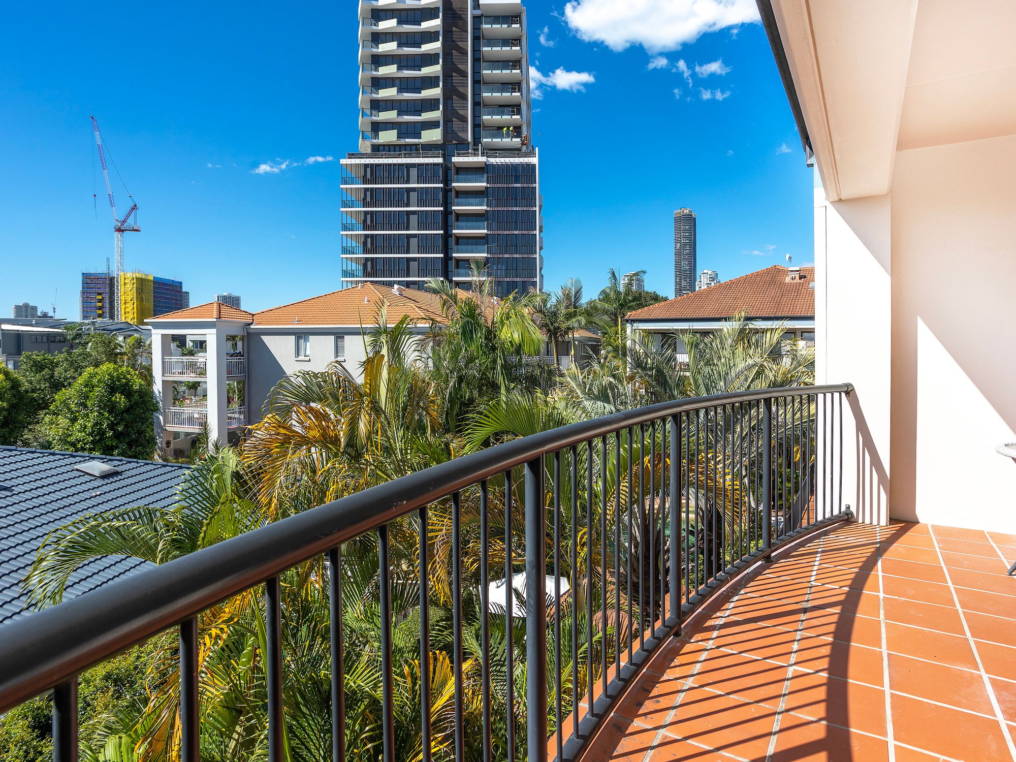 28/7-13 Barranbali Street, Chevron Island, QLD 4217