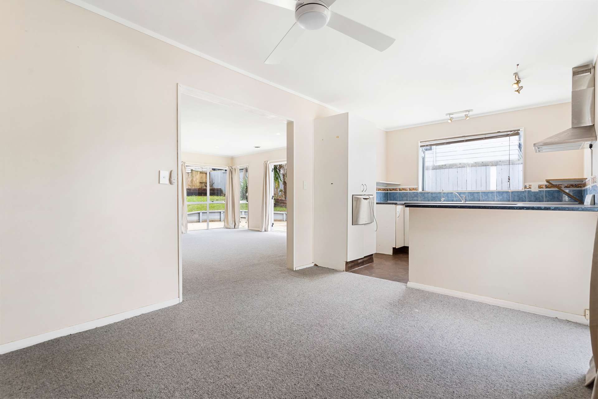 2/6 Sandgate Avenue photo 12