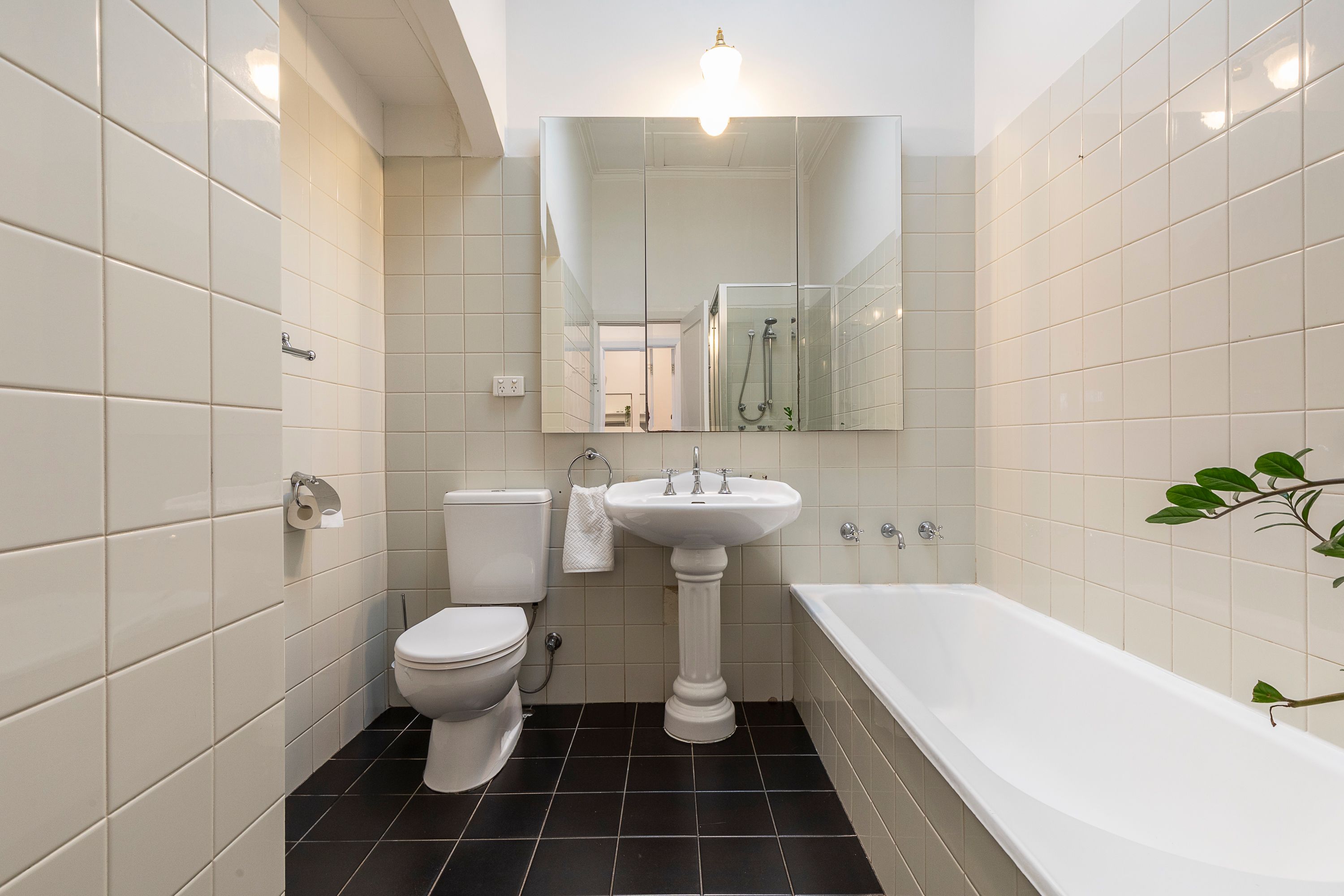 17 Thongsbridge Street — photo 15 of 30
