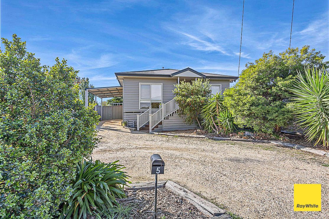 5 Lethebys Road, Sailors Gully, VIC 3556