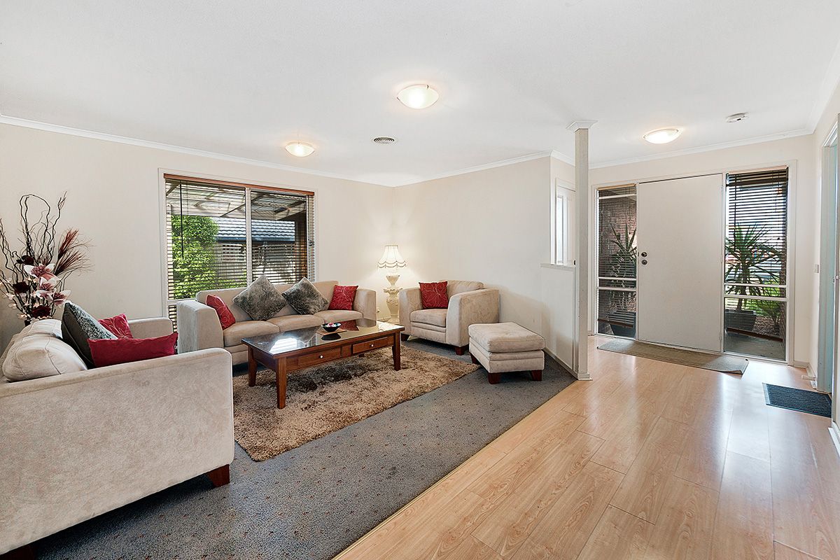 82 Amberly Park Drive, Narre Warren South, VIC 3805