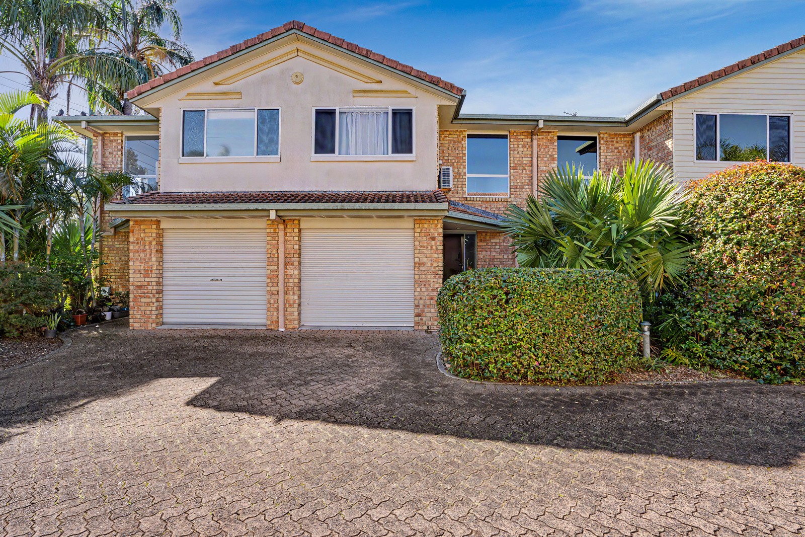 2/6 Harley Street, Labrador, QLD 4215