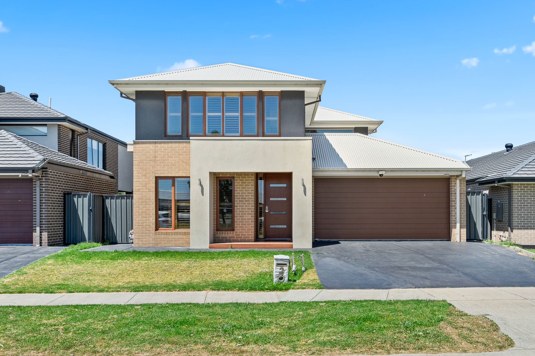2 Cheval Place, Clyde North, VIC 3978