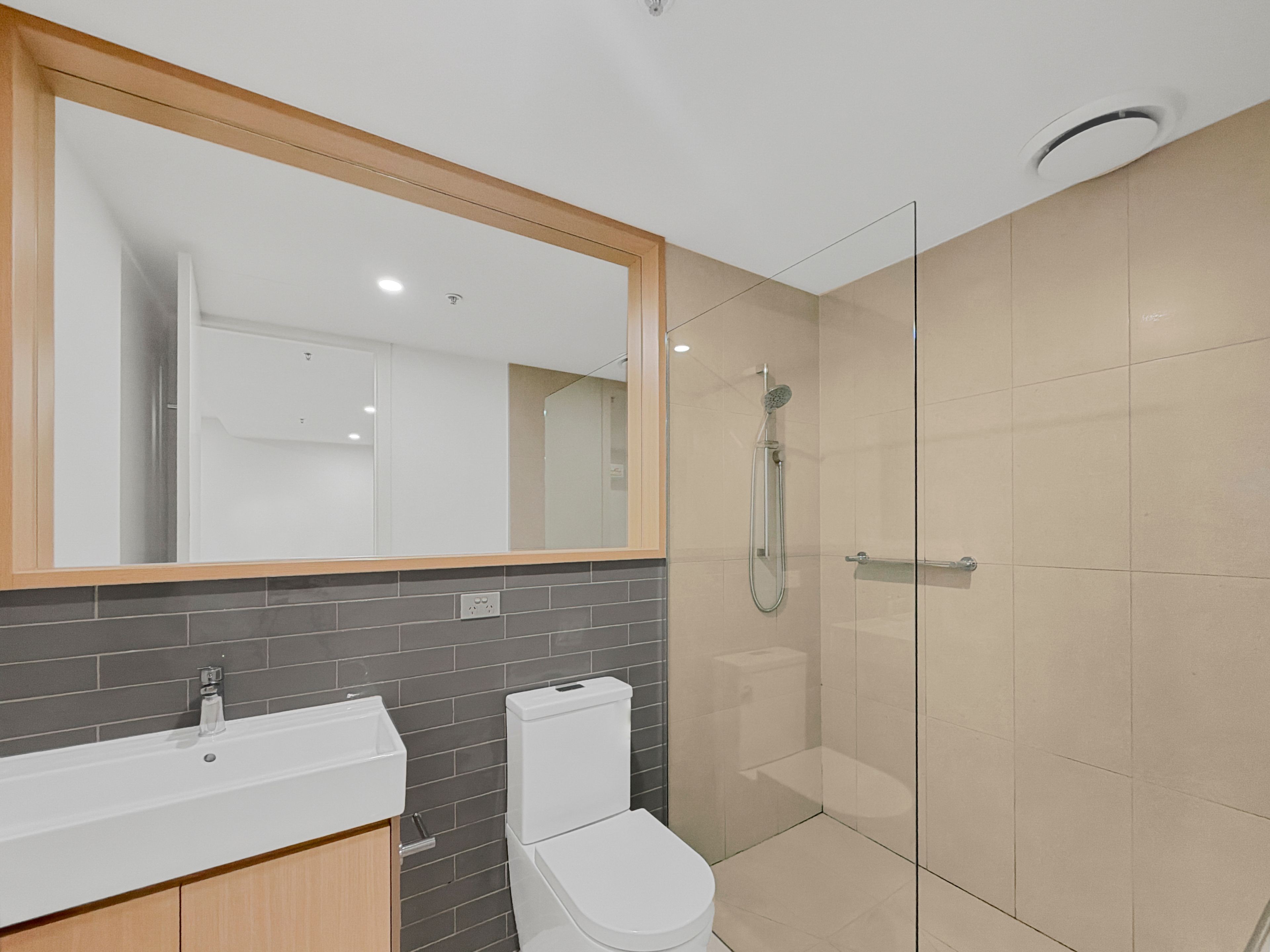 219/118 Cairnlea Drive — photo 7 of 9