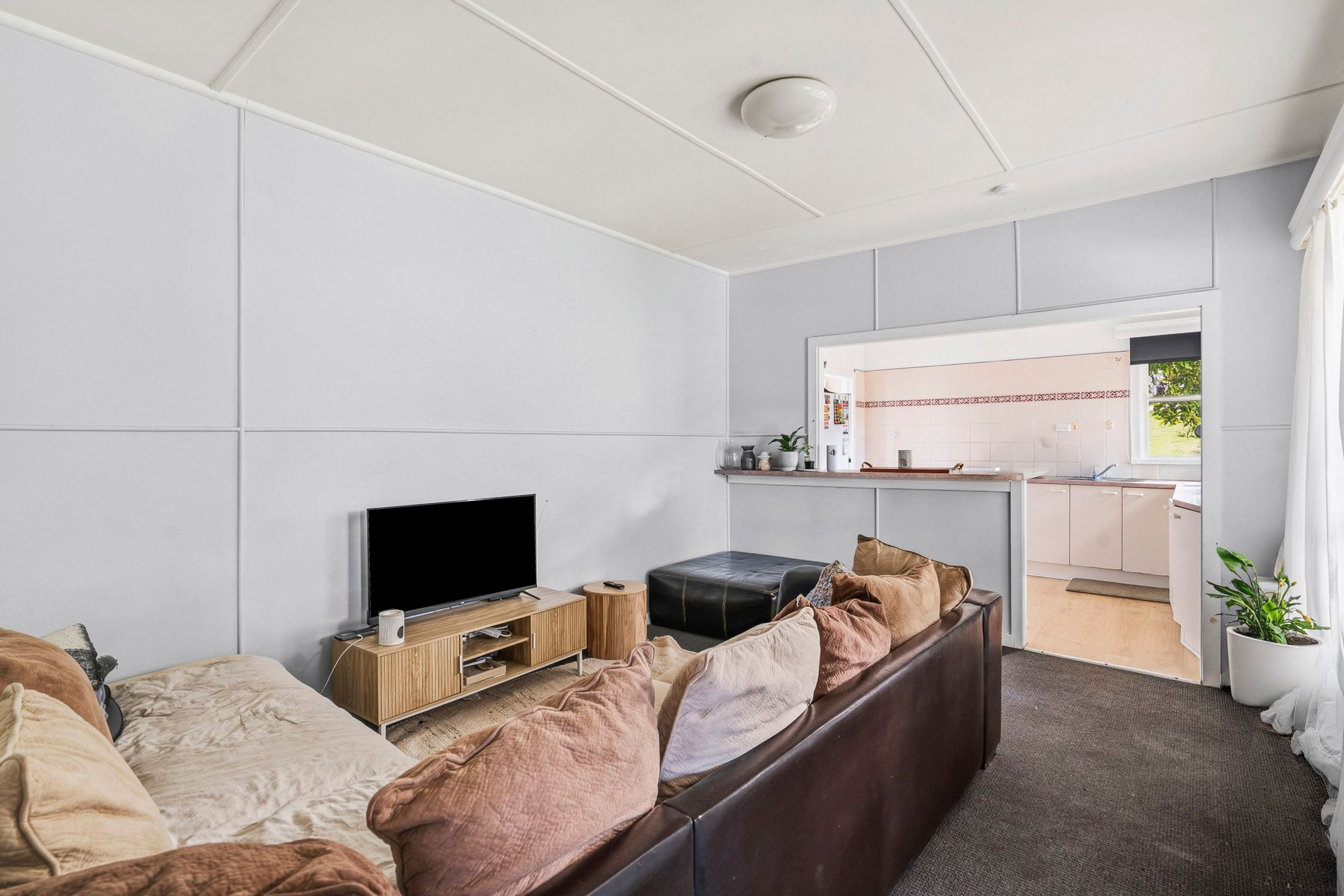 8 Macquarie Road, Fennell Bay, NSW 2283